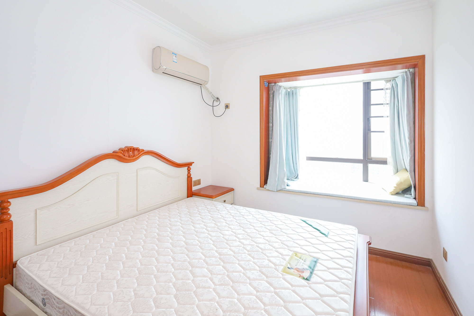 光明E城  3室2厅1卫    115.0万卧室