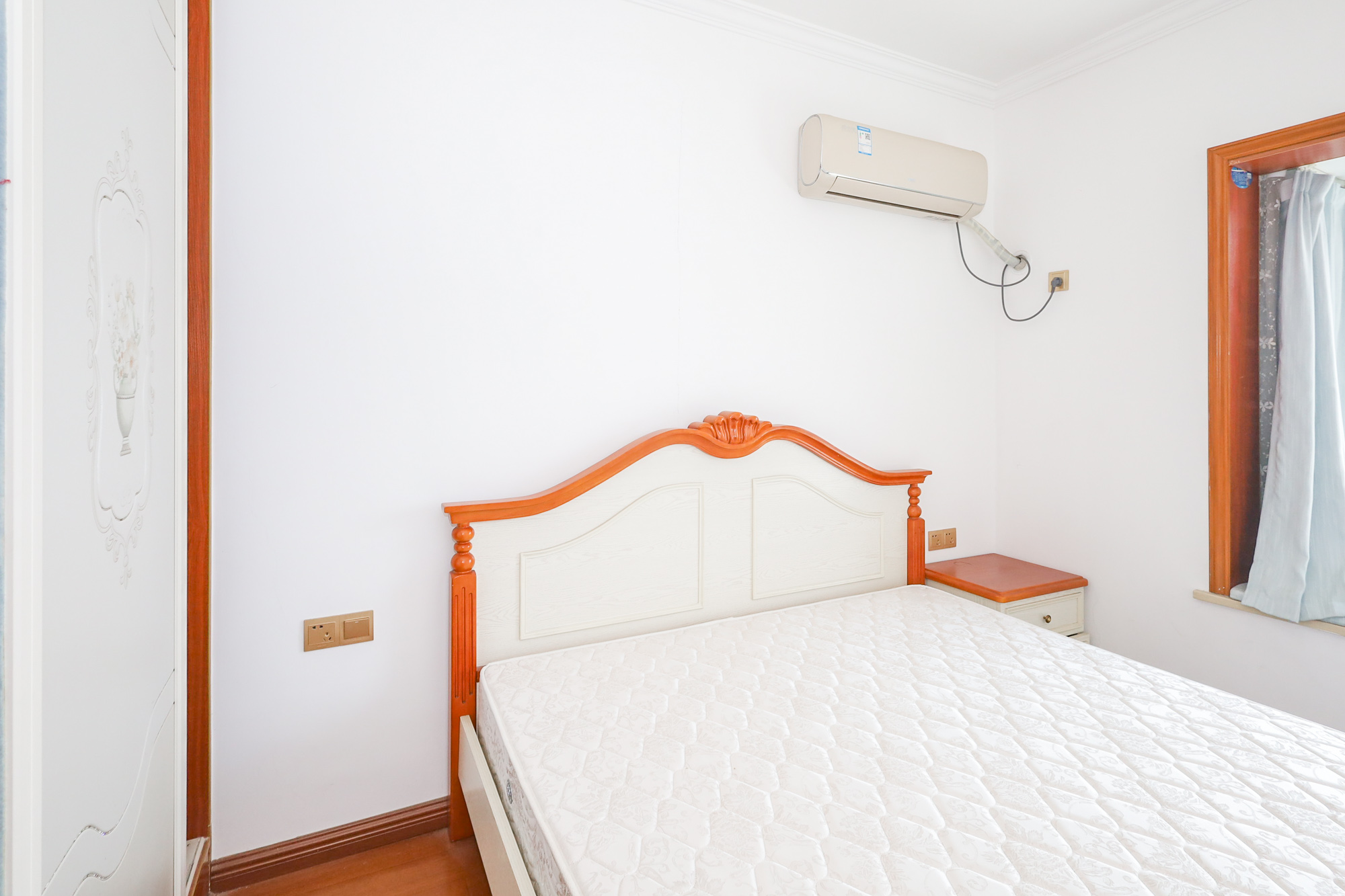 光明E城  3室2厅1卫    115.0万卧室