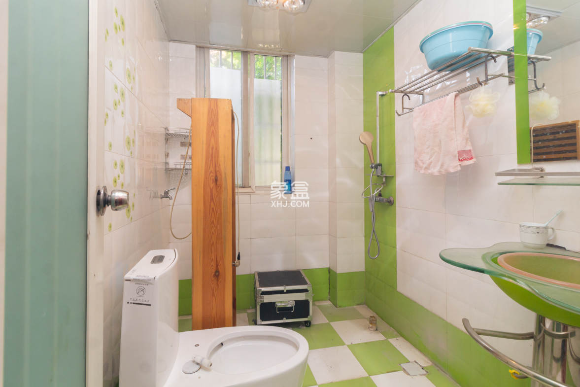 东城名苑 2室2厅1卫 39.8万 东城名苑 2室2厅1卫 39.8万卫生间