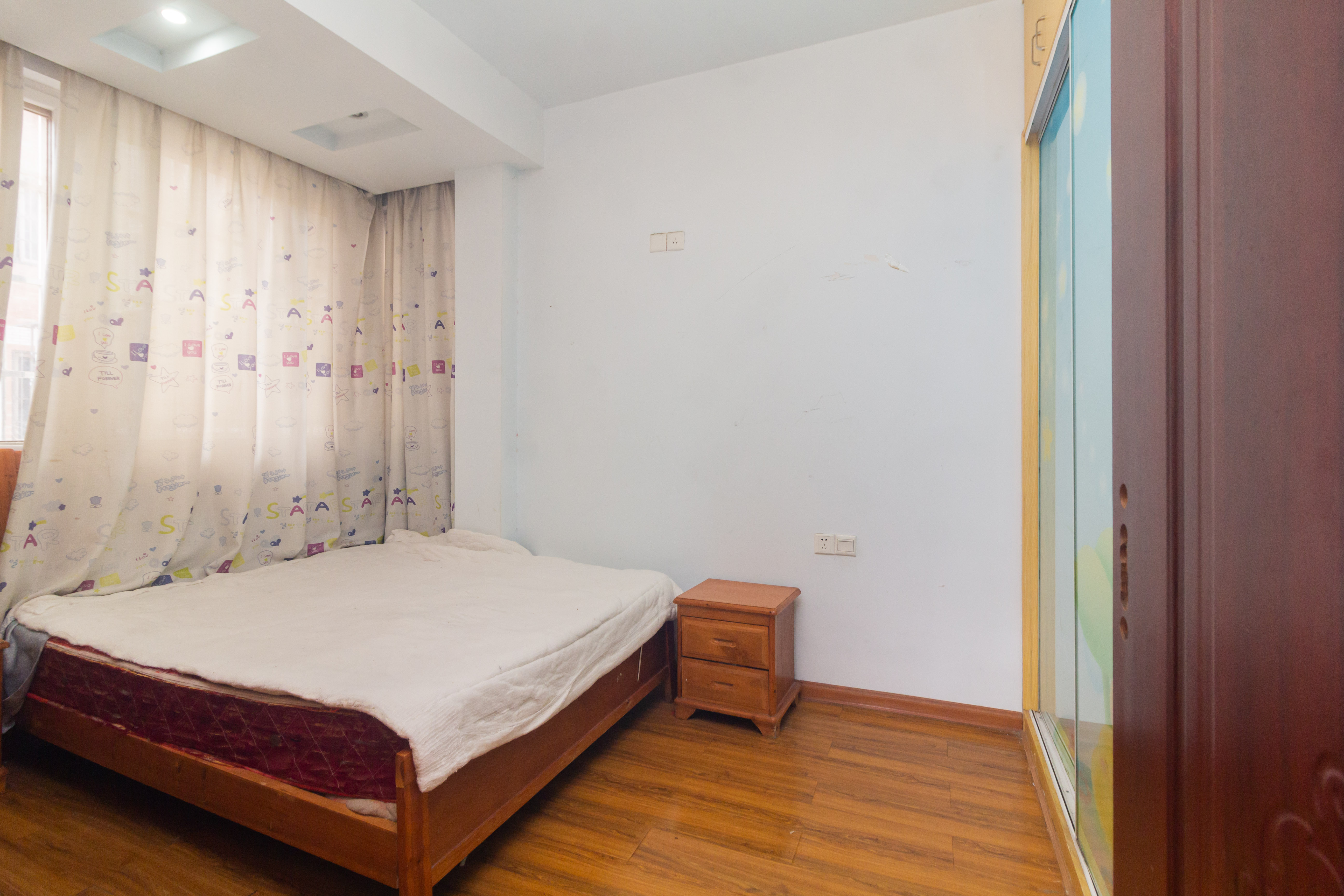 星城国际 1室2厅1卫 45.8万 星城国际 1室2厅1卫 45.8万卧室