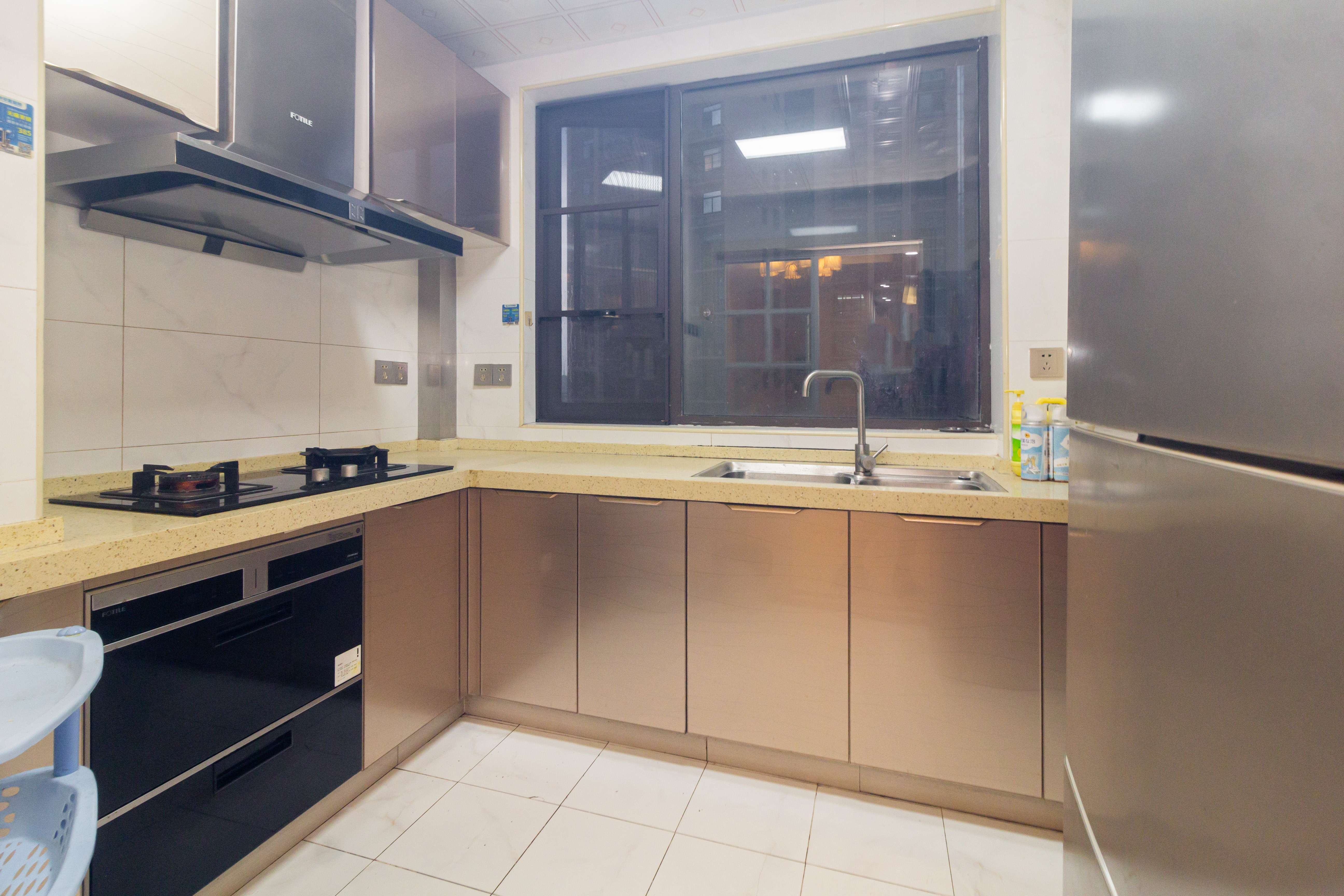 旭辉华庭 4室2厅2卫 87.8万 旭辉华庭 4室2厅2卫 87.8万厨房