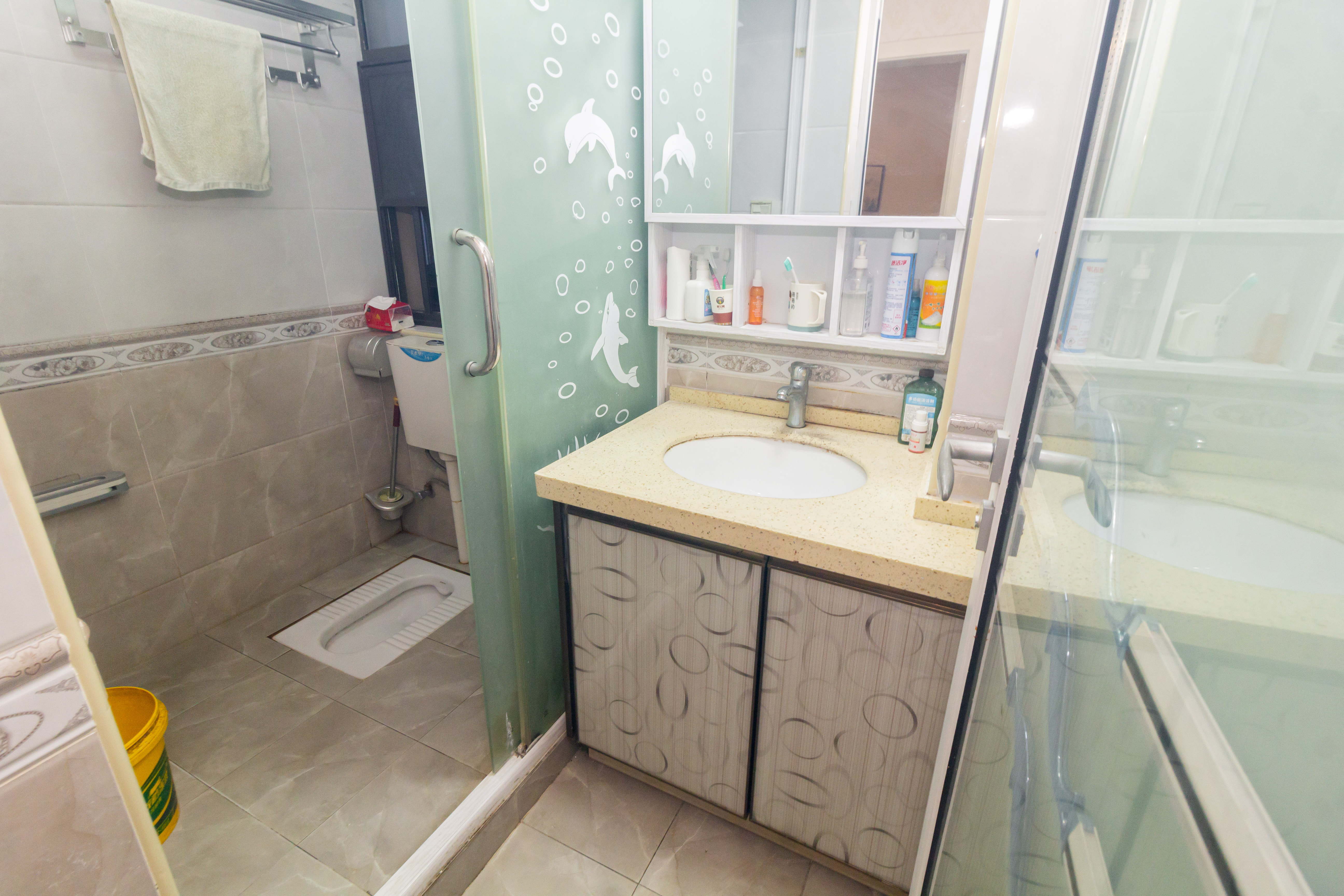 旭辉华庭 4室2厅2卫 87.8万 旭辉华庭 4室2厅2卫 87.8万卫生间