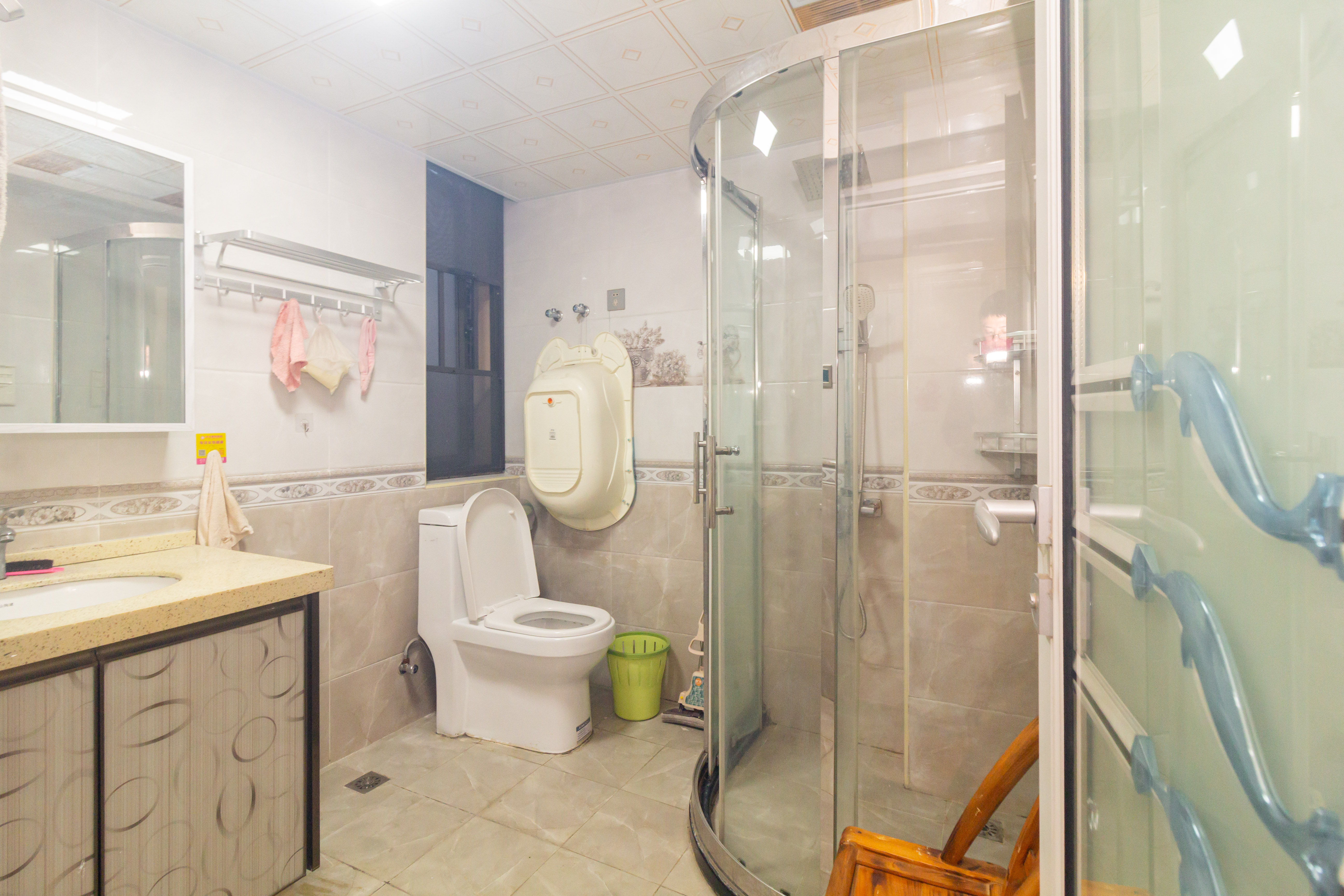 旭辉华庭 4室2厅2卫 87.8万 旭辉华庭 4室2厅2卫 87.8万卫生间