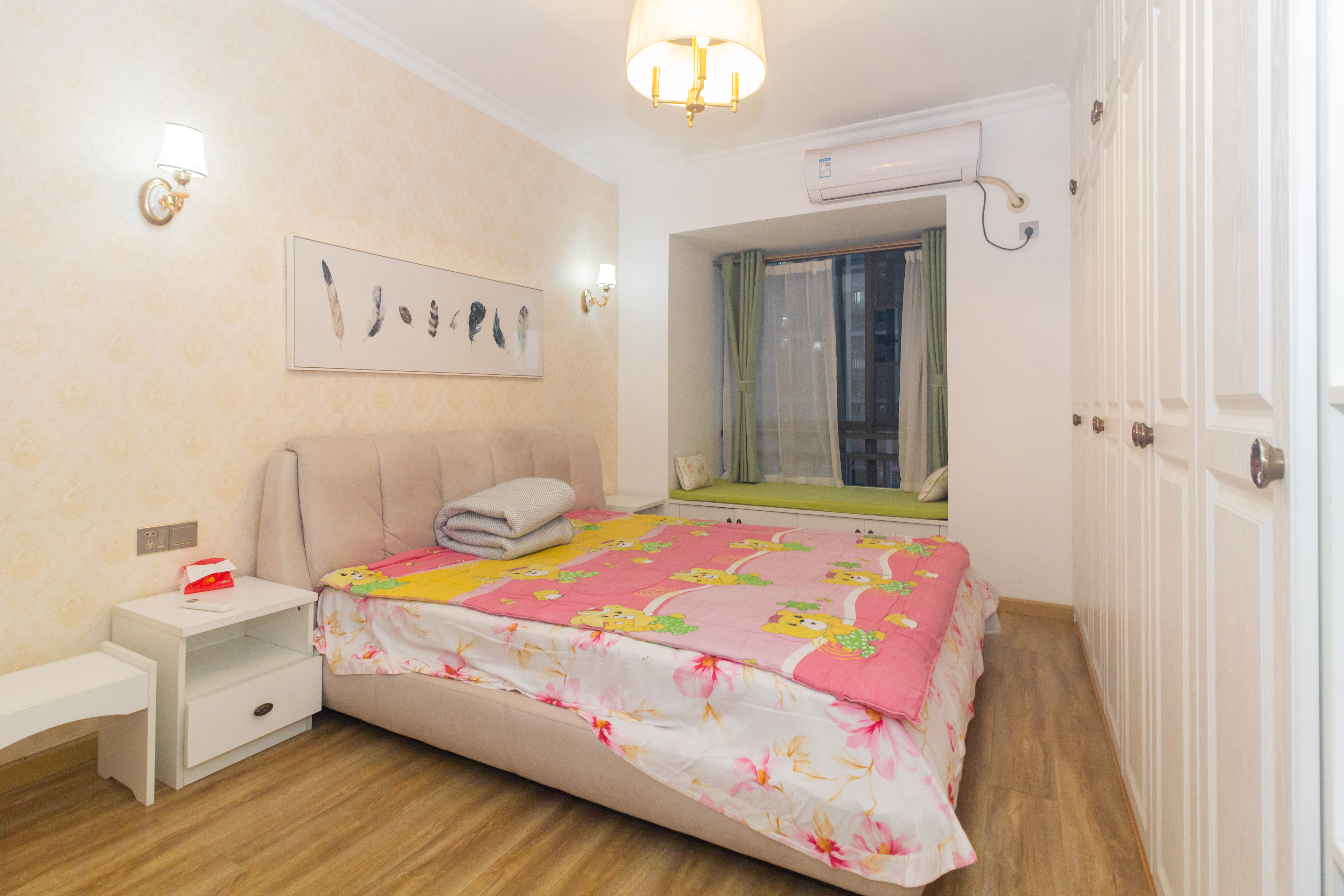 旭辉华庭 4室2厅2卫 87.8万 旭辉华庭 4室2厅2卫 87.8万卧室