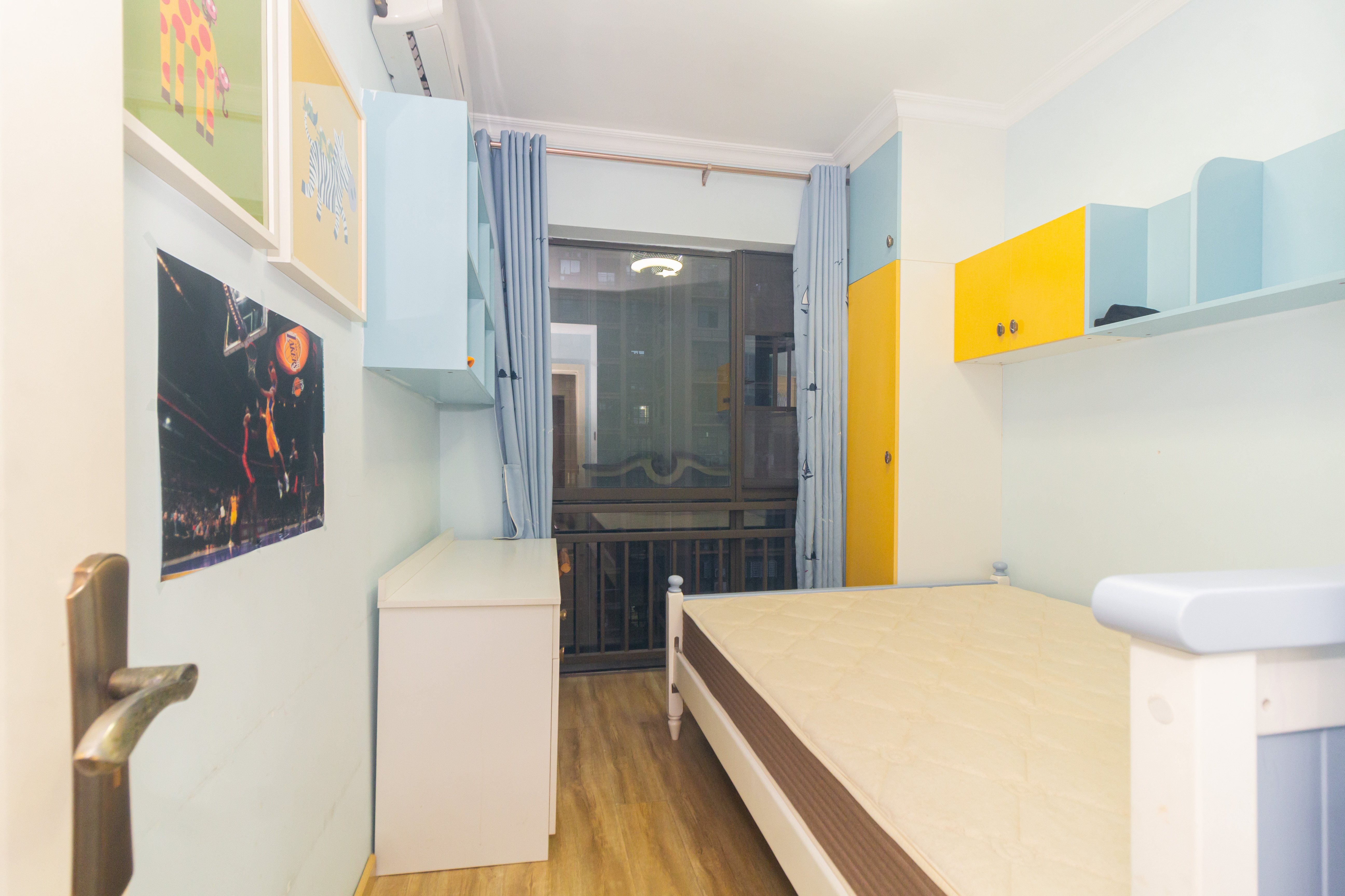 旭辉华庭 4室2厅2卫 87.8万 旭辉华庭 4室2厅2卫 87.8万卧室