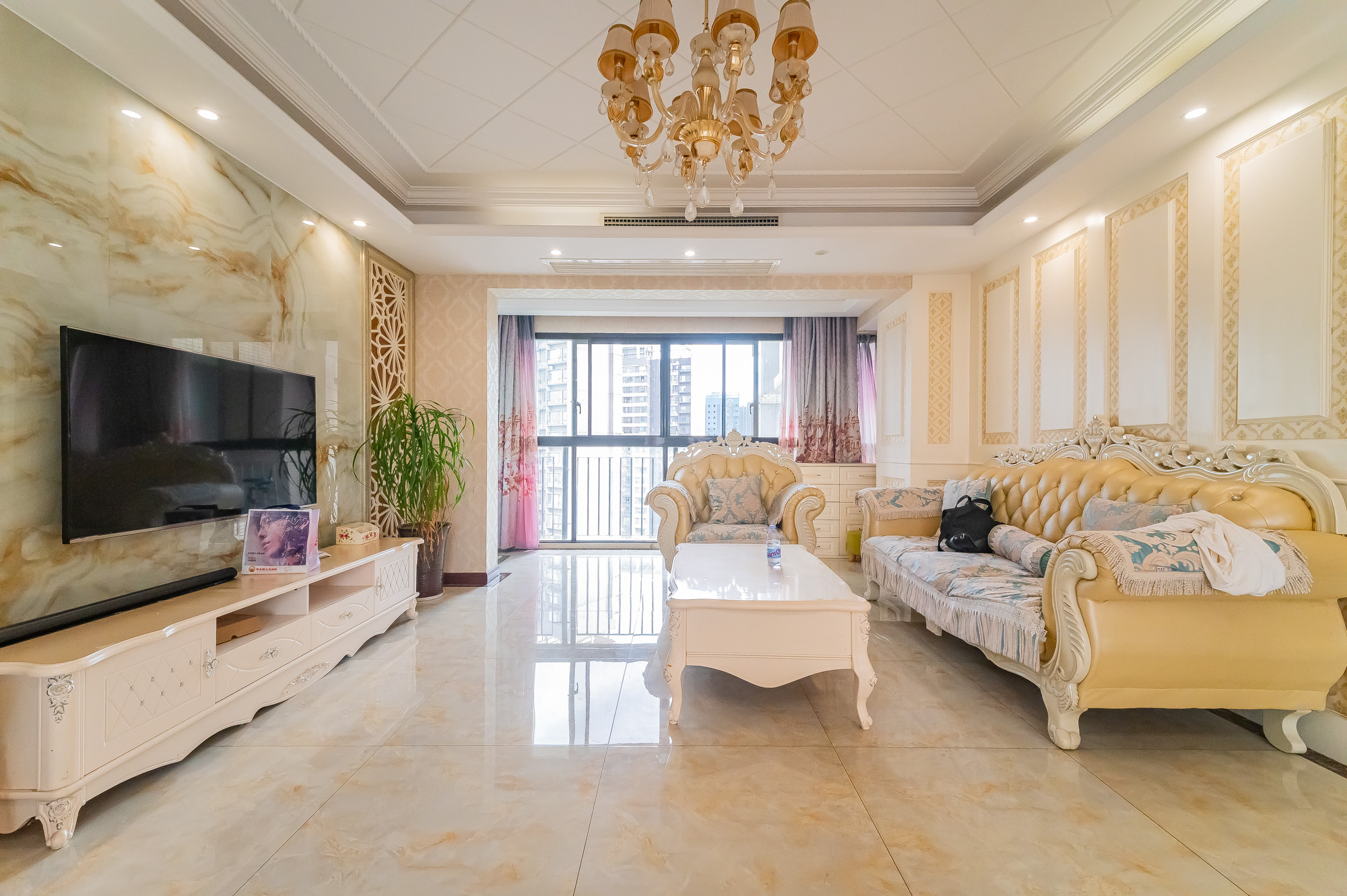 恒基凯旋门一二期 4室2厅2卫 188.0万 恒基凯旋门一二期 4室2厅2卫 188.0万客厅