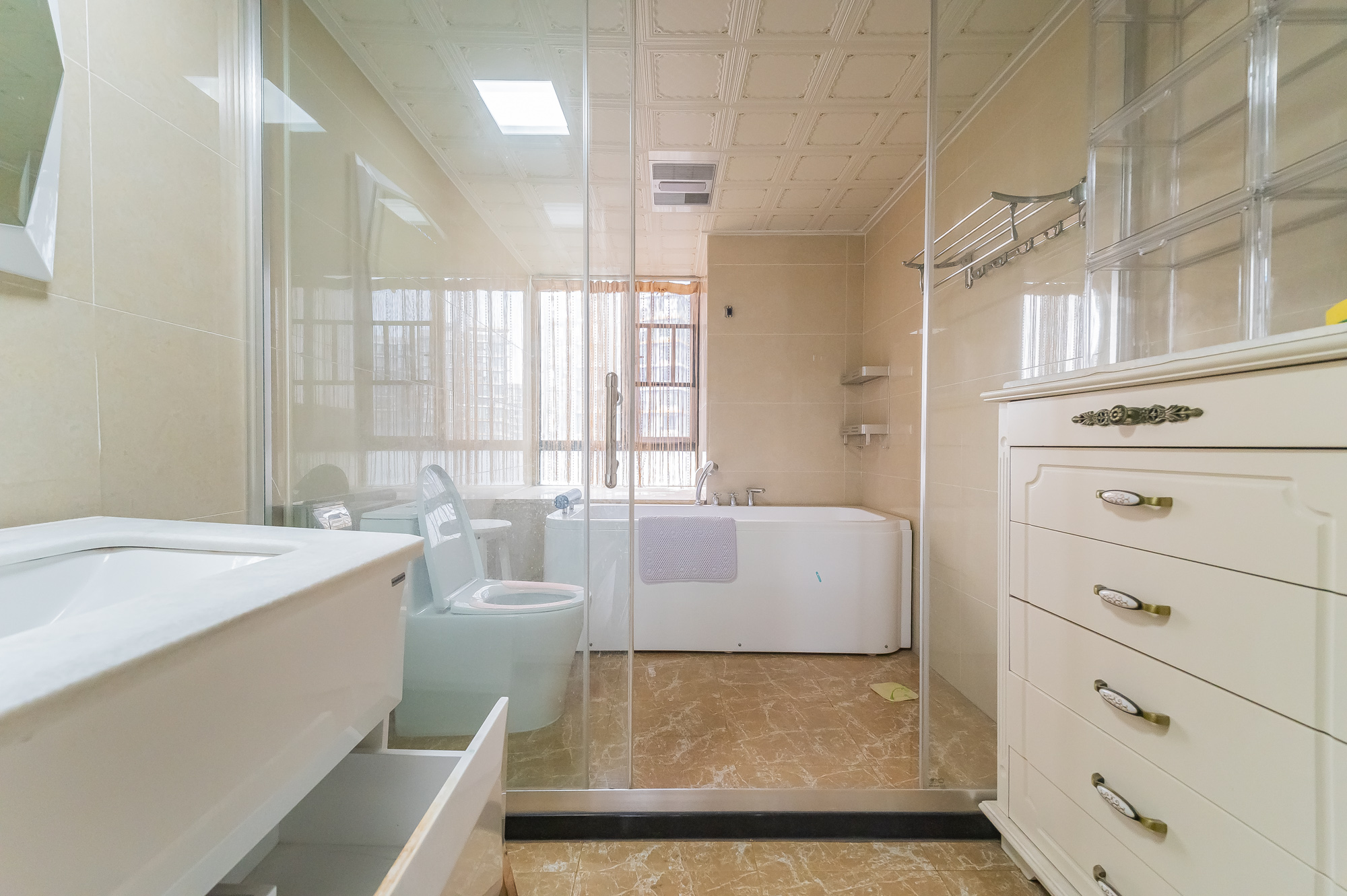 恒基凯旋门一二期 4室2厅2卫 188.0万 恒基凯旋门一二期 4室2厅2卫 188.0万卫生间