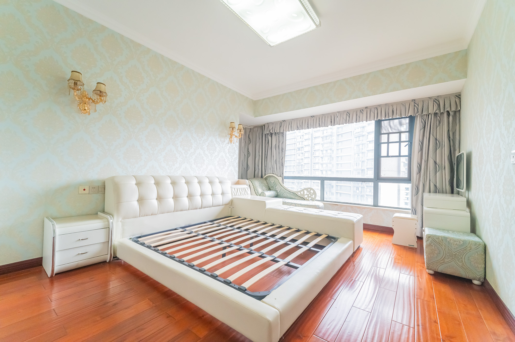 恒基凯旋门一二期 4室2厅2卫 188.0万 恒基凯旋门一二期 4室2厅2卫 188.0万卧室