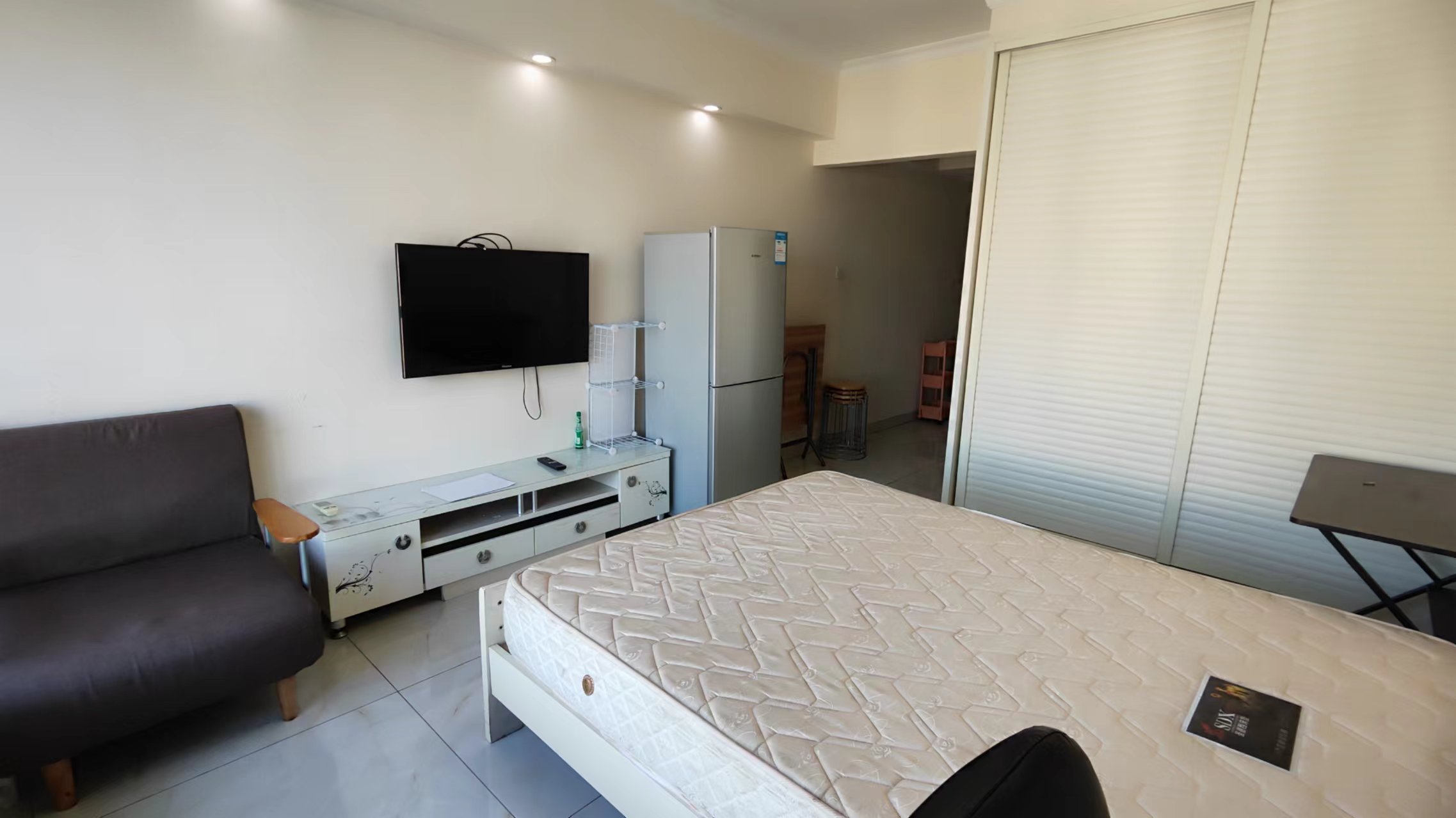 美的城三期  1室1厅1卫    16.8万 美的城三期  1室1厅1卫    16.8万室内图