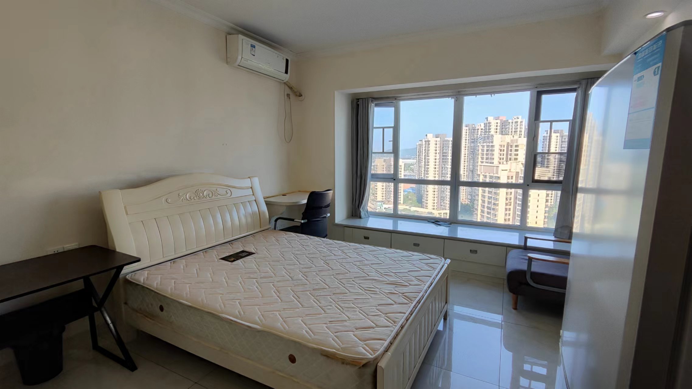 美的城三期  1室1厅1卫    16.8万 美的城三期  1室1厅1卫    16.8万室内图