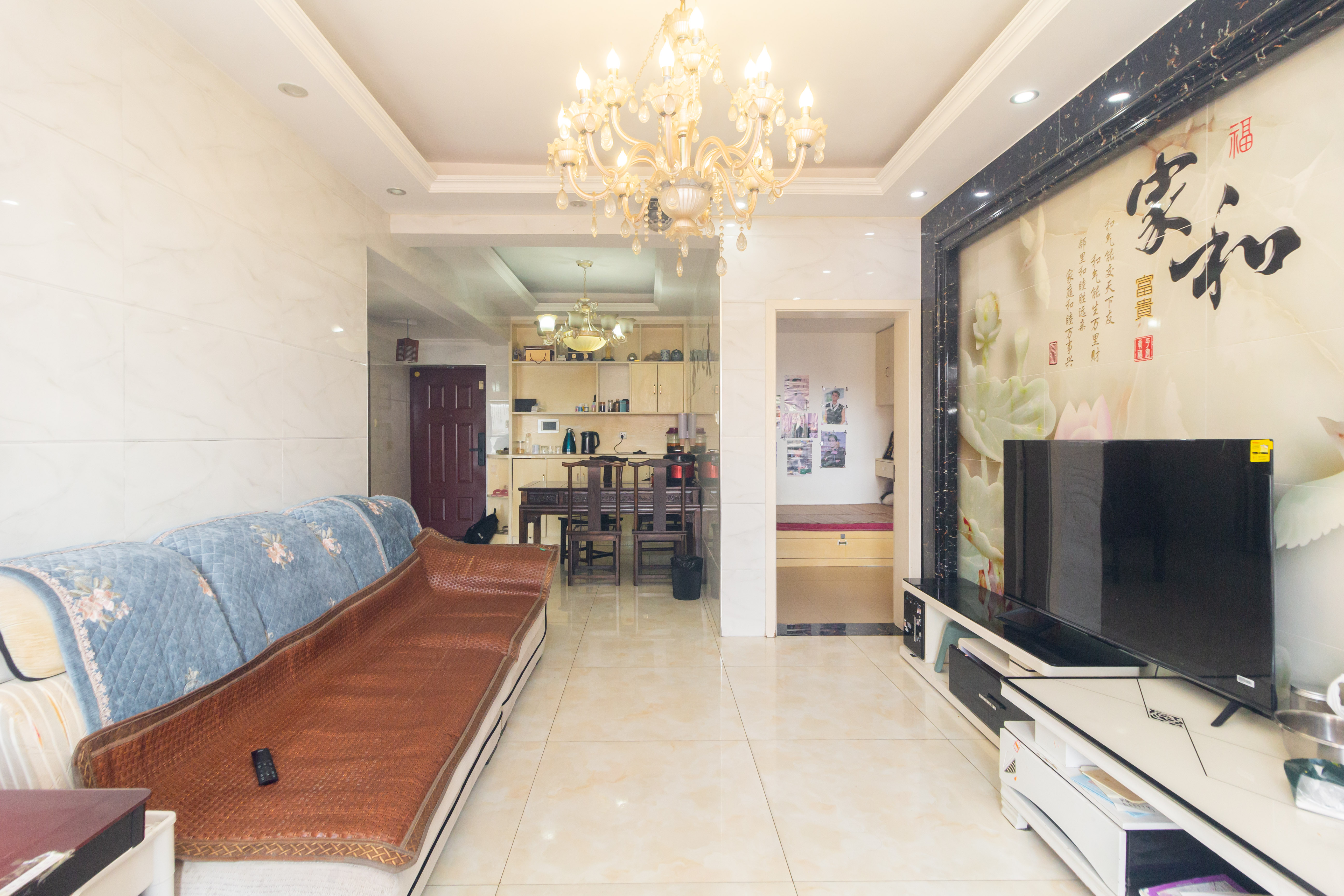 中国铁建国际城二期 2室2厅1卫 53.8万 中国铁建国际城二期 2室2厅1卫 53.8万客厅