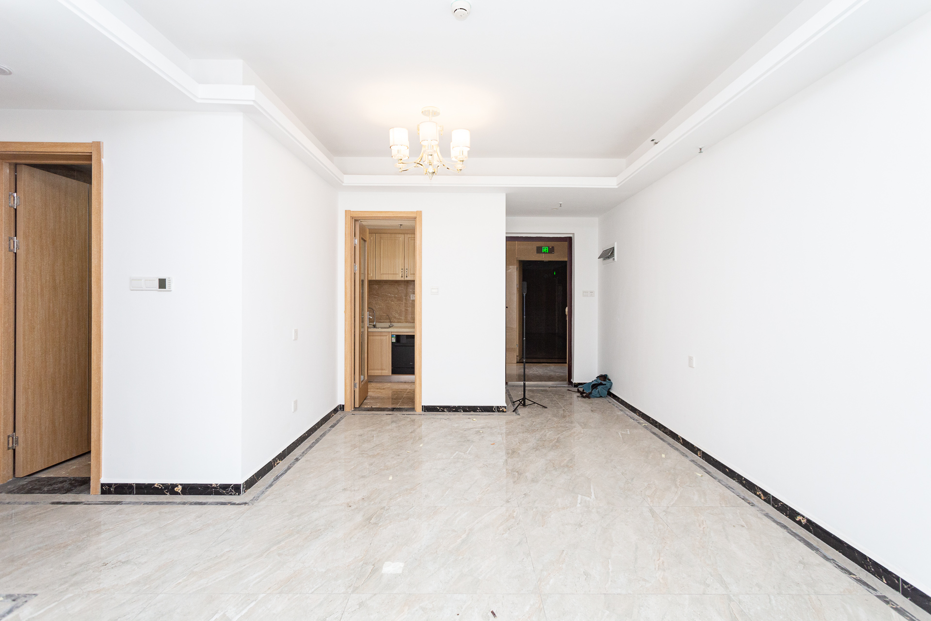 万润滨江天著 3室2厅2卫 139.8万 万润滨江天著 3室2厅2卫 139.8万客厅