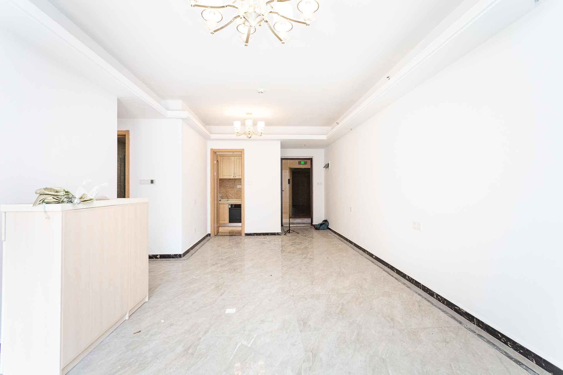 万润滨江天著 3室2厅2卫 139.8万 万润滨江天著 3室2厅2卫 139.8万客厅