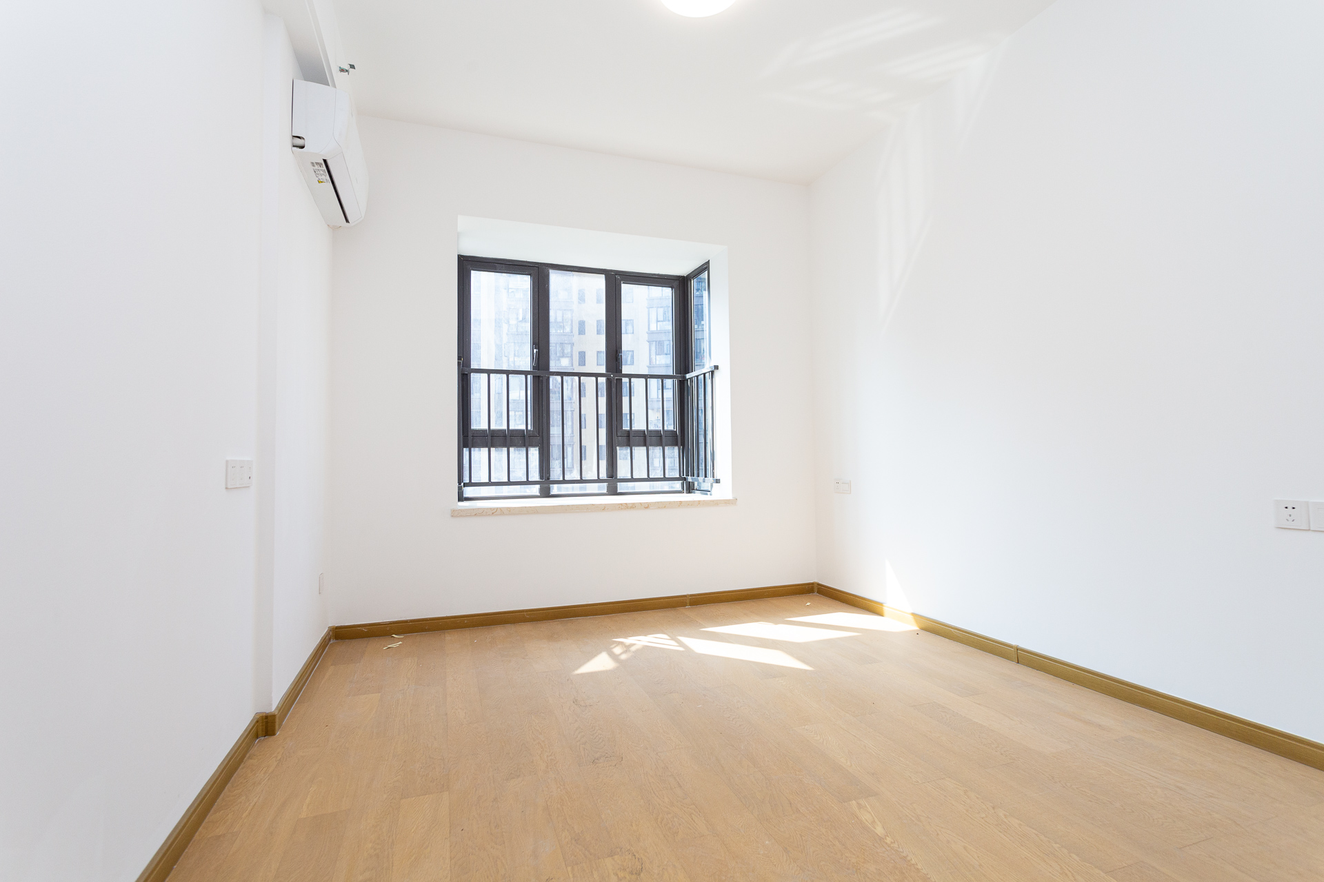 万润滨江天著 3室2厅2卫 139.8万 万润滨江天著 3室2厅2卫 139.8万卧室