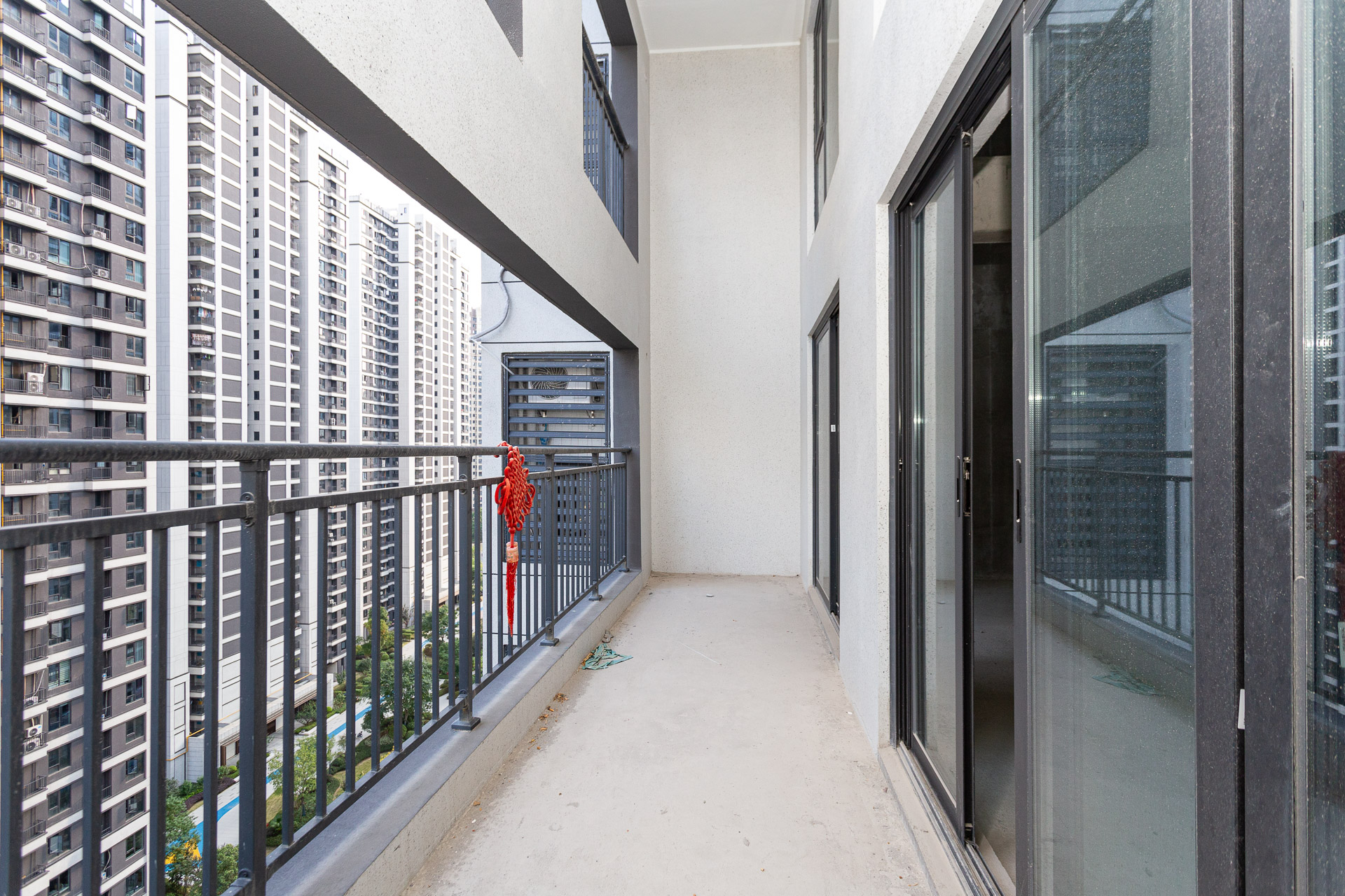 越秀湘江星汇城二期 4室2厅2卫 155.0万 越秀湘江星汇城二期 4室2厅2卫 155.0万阳台