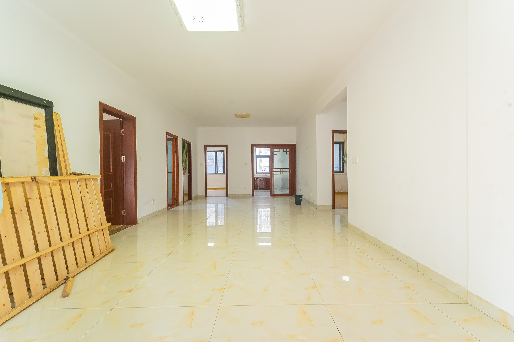 恒基凯旋门三期 4室2厅2卫 119.8万 恒基凯旋门三期 4室2厅2卫 119.8万客厅