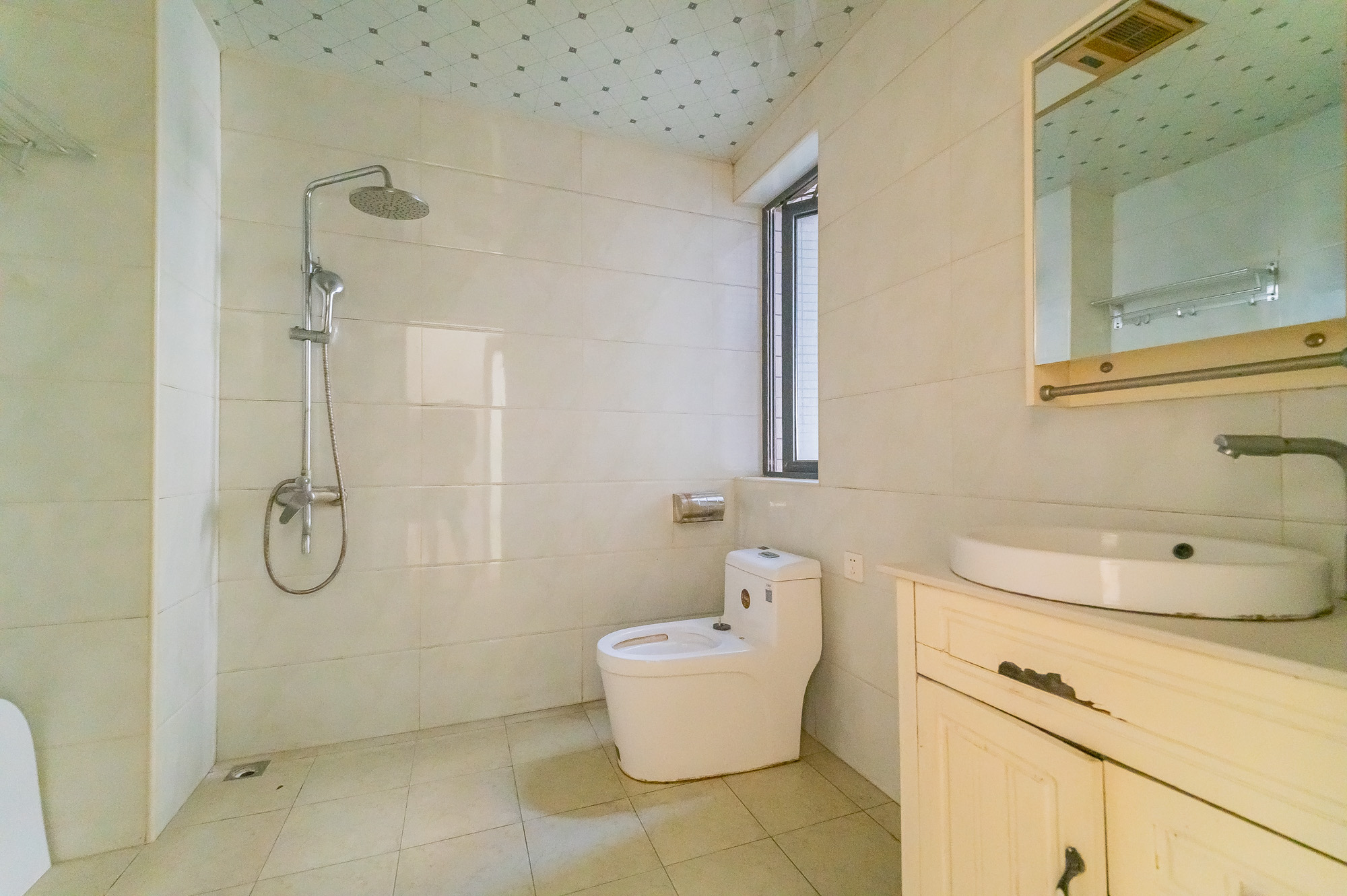 恒基凯旋门三期 4室2厅2卫 119.8万 恒基凯旋门三期 4室2厅2卫 119.8万卫生间