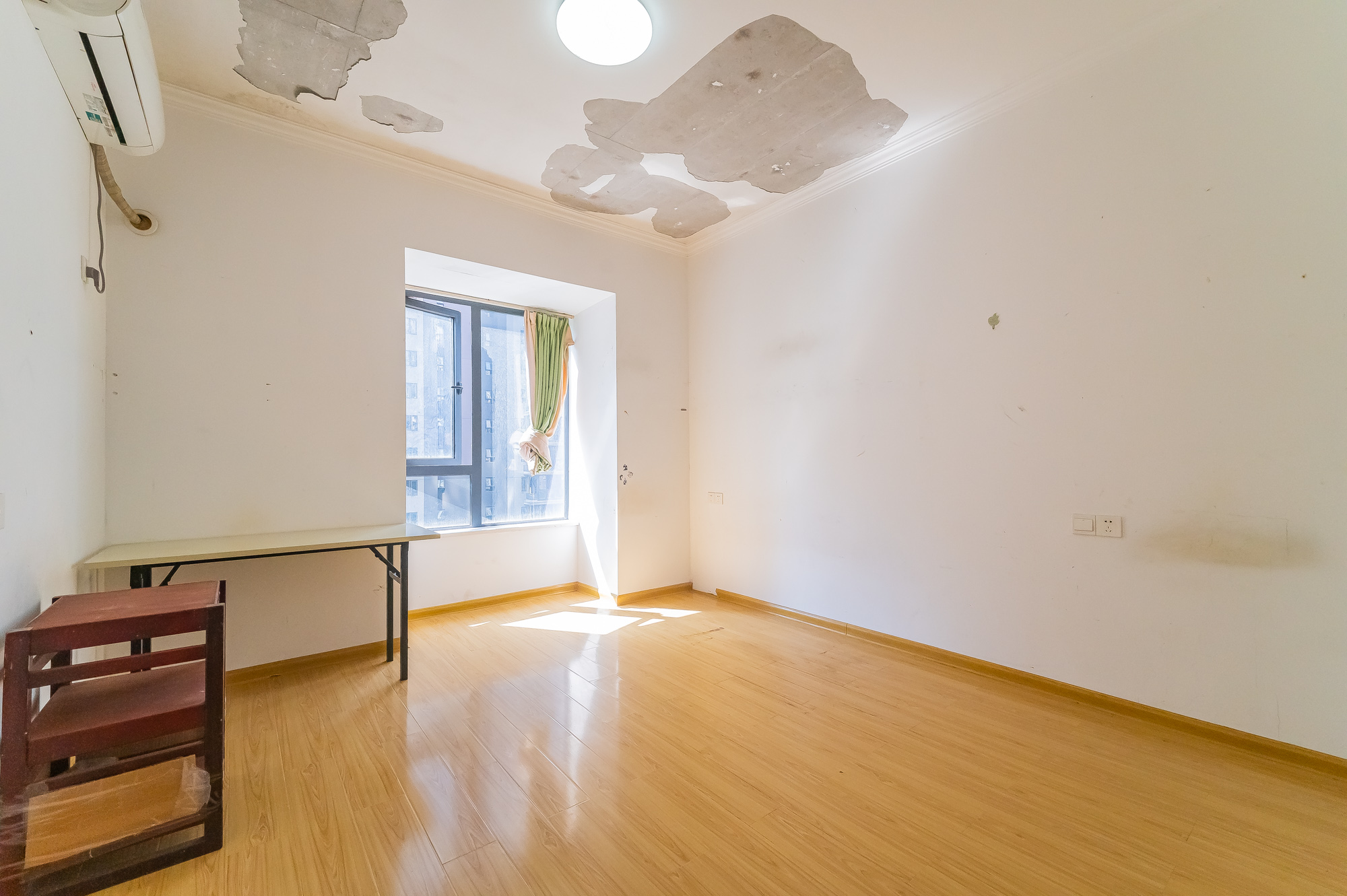 恒基凯旋门三期 4室2厅2卫 119.8万 恒基凯旋门三期 4室2厅2卫 119.8万卧室