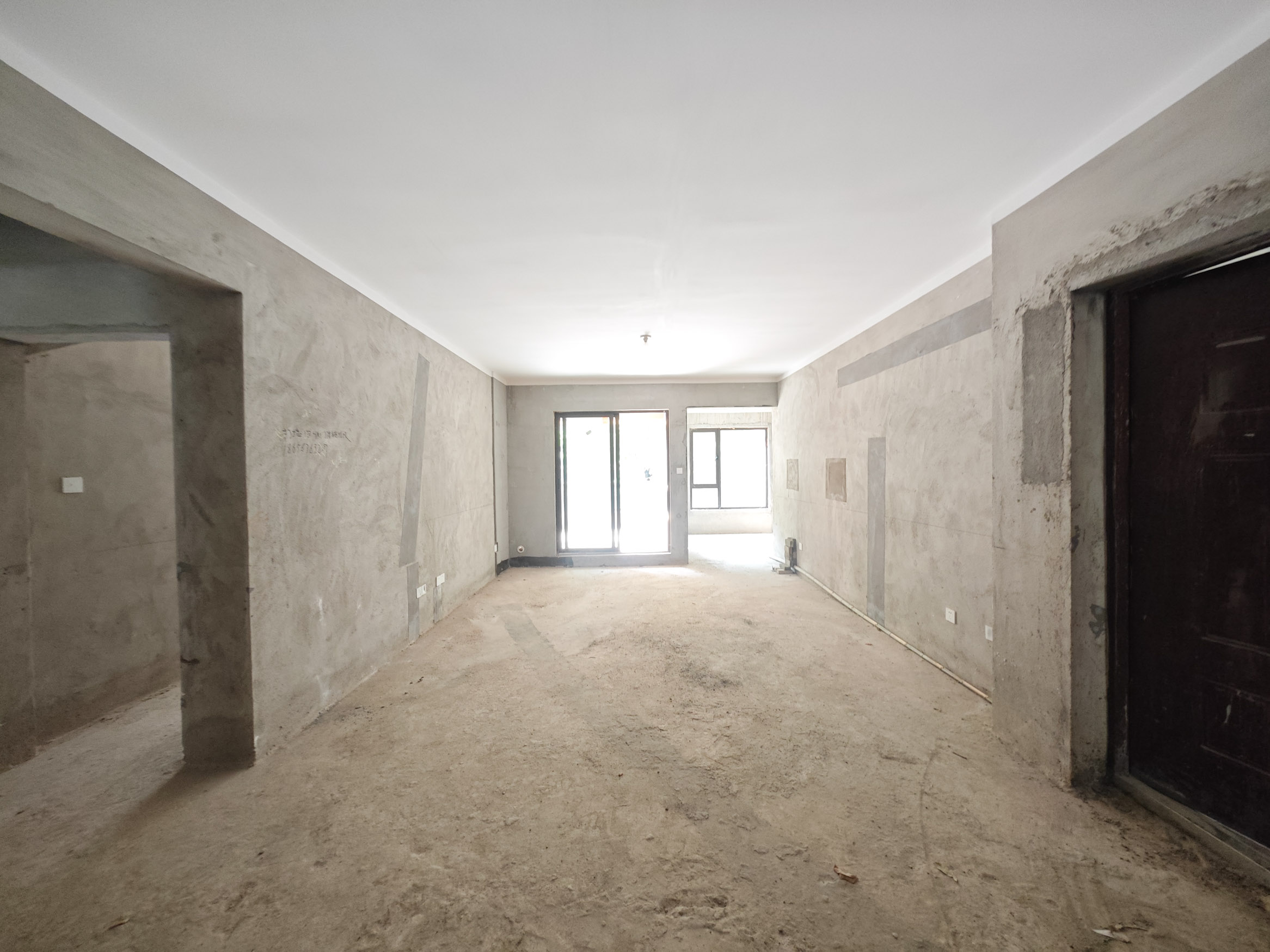 保利城(中航城国际社区、郡原美村) 4室2厅2卫 188.0万 保利城(中航城国际社区、郡原美村) 4室2厅2卫 188.0万客厅