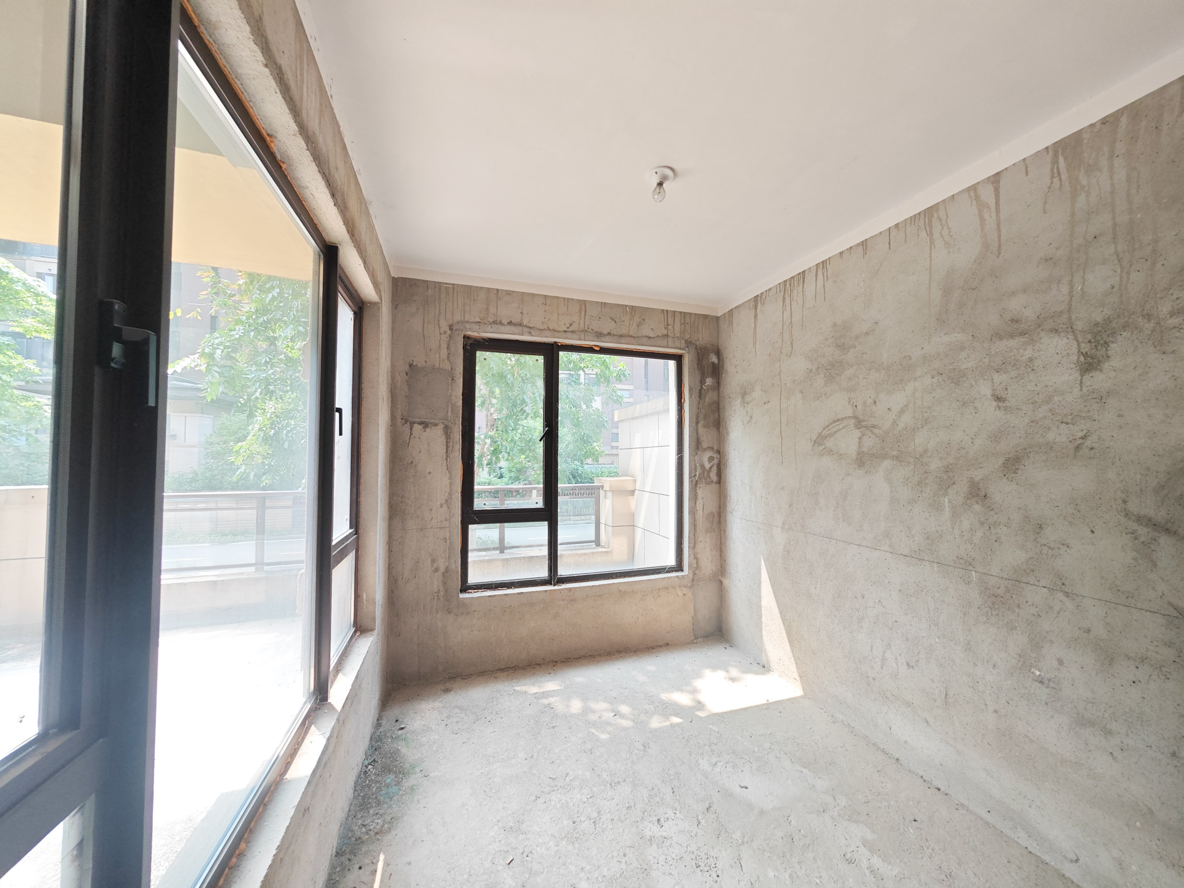 保利城(中航城国际社区、郡原美村) 4室2厅2卫 188.0万 保利城(中航城国际社区、郡原美村) 4室2厅2卫 188.0万卧室