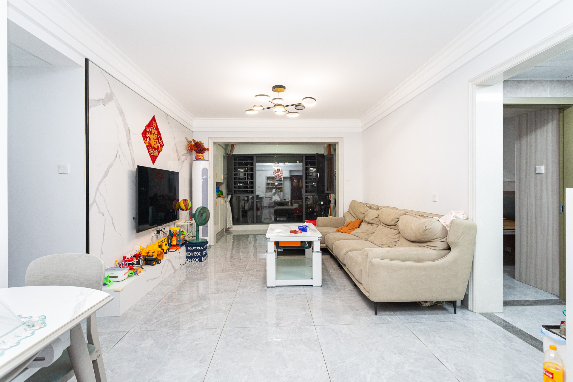 勤诚达境界城  4室2厅2卫    120.0万 勤诚达境界城  4室2厅2卫    120.0万客厅