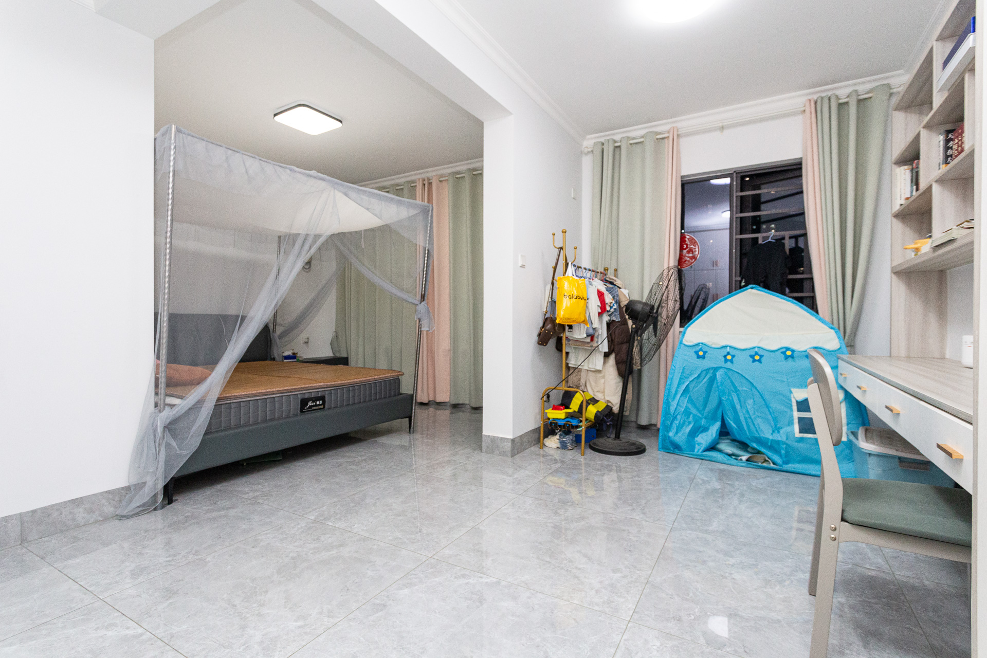 勤诚达境界城  4室2厅2卫    120.0万 勤诚达境界城  4室2厅2卫    120.0万卧室