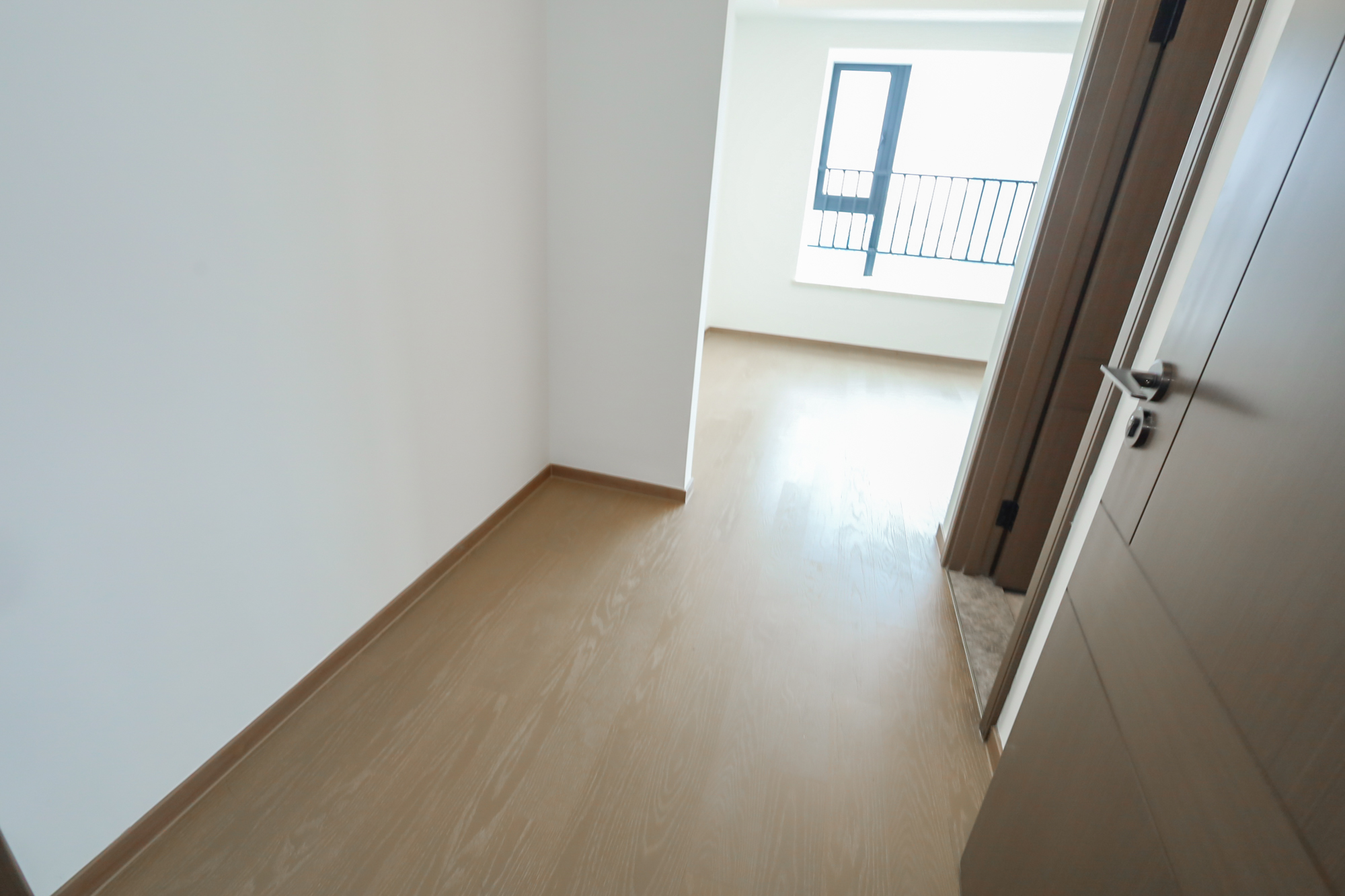 滨江府1913  4室2厅2卫   549.00万其他