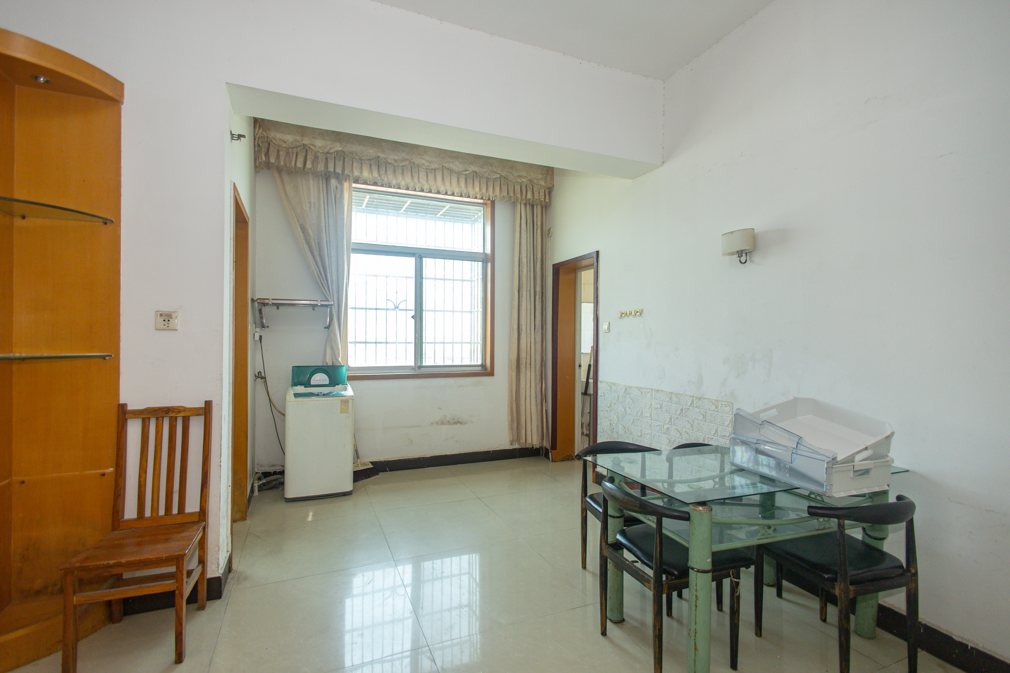 四季如春酒店(原名鑫元大酒店) 1室2厅1卫 43.8万 四季如春酒店(原名鑫元大酒店) 1室2厅1卫 43.8万其他