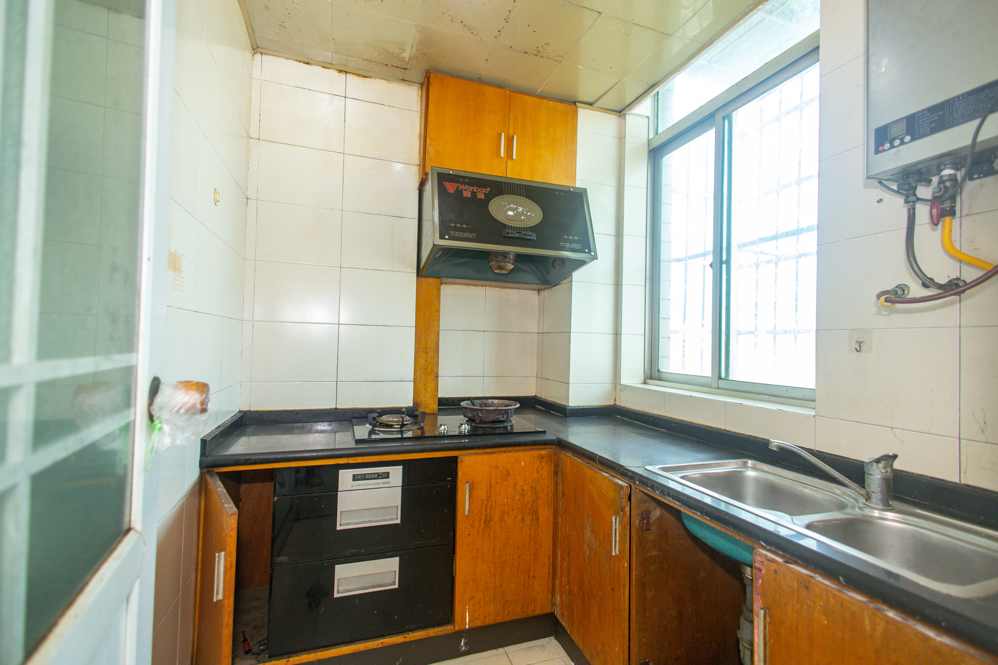 四季如春酒店(原名鑫元大酒店) 1室2厅1卫 43.8万 四季如春酒店(原名鑫元大酒店) 1室2厅1卫 43.8万卧室