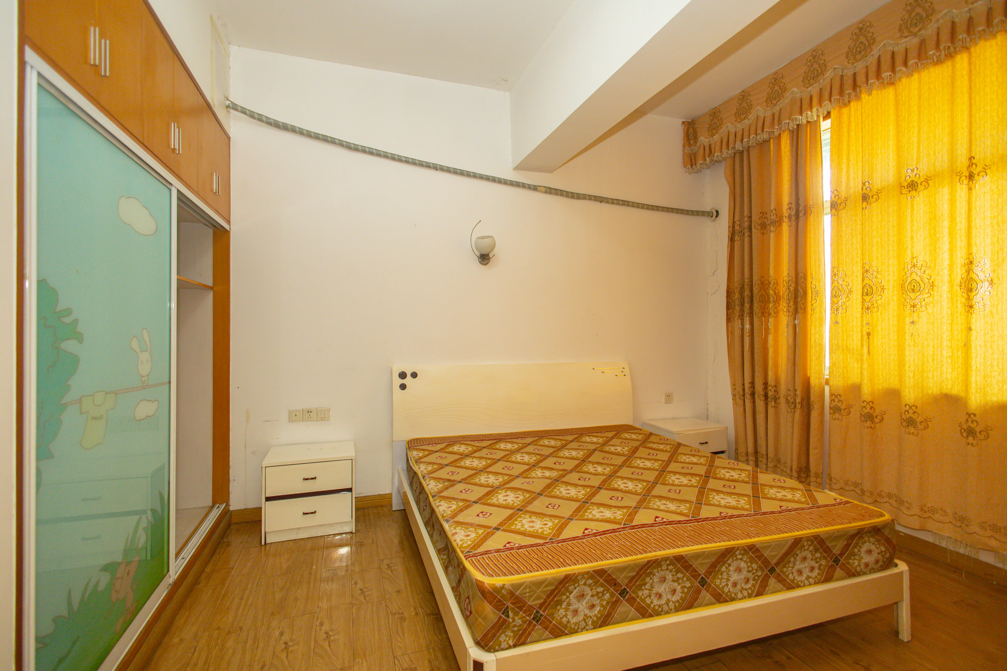 四季如春酒店(原名鑫元大酒店) 1室2厅1卫 43.8万 四季如春酒店(原名鑫元大酒店) 1室2厅1卫 43.8万卧室