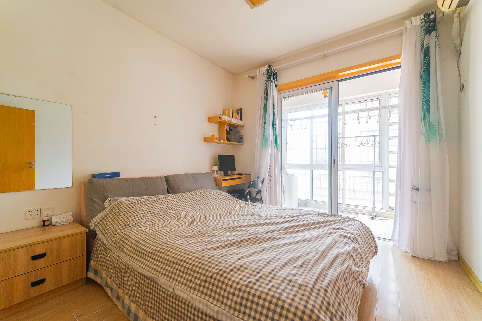 彩都公寓  2室2厅1卫    52.0万 彩都公寓  2室2厅1卫    52.0万卧室