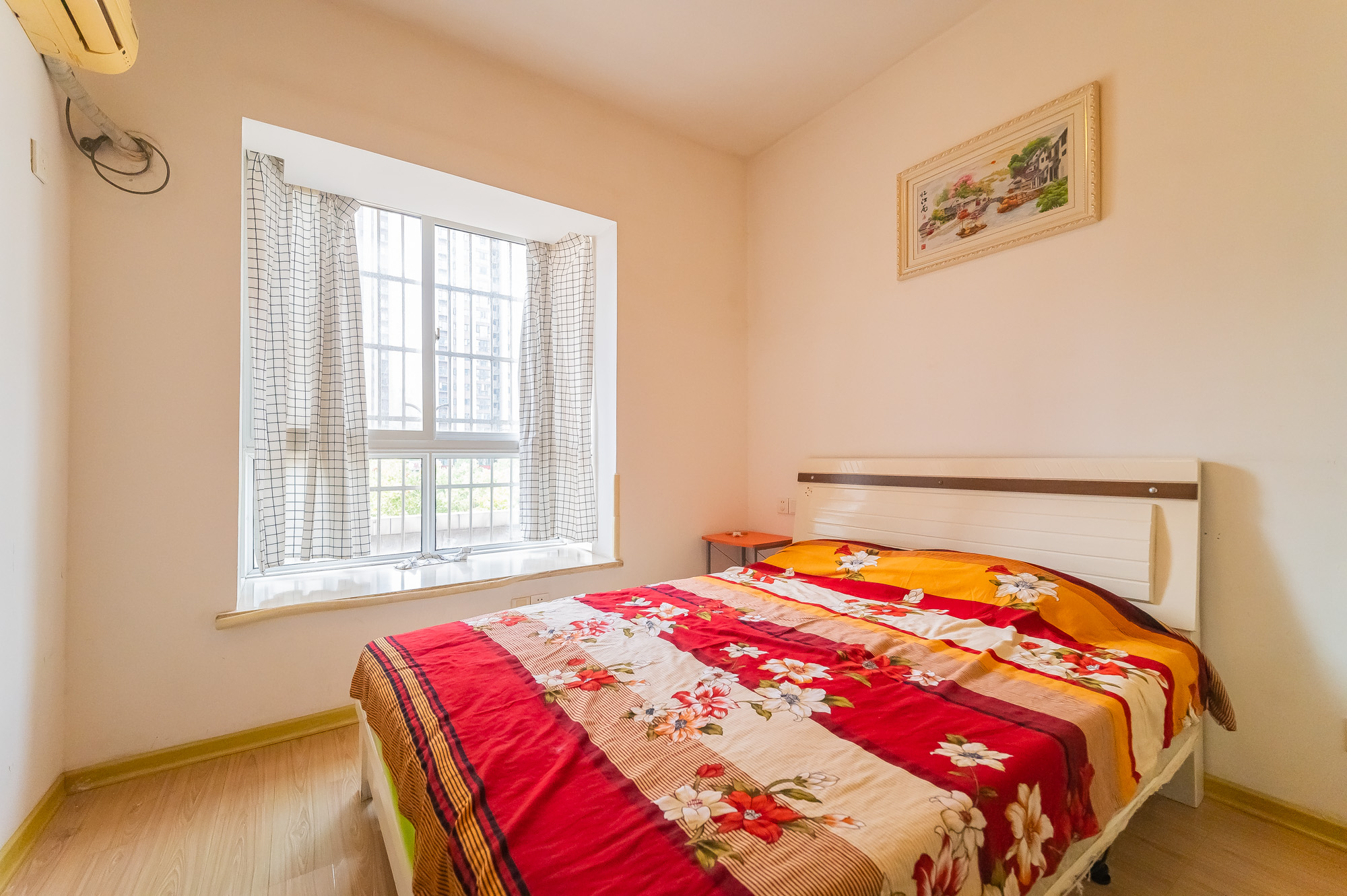 彩都公寓  2室2厅1卫    52.0万 彩都公寓  2室2厅1卫    52.0万卧室