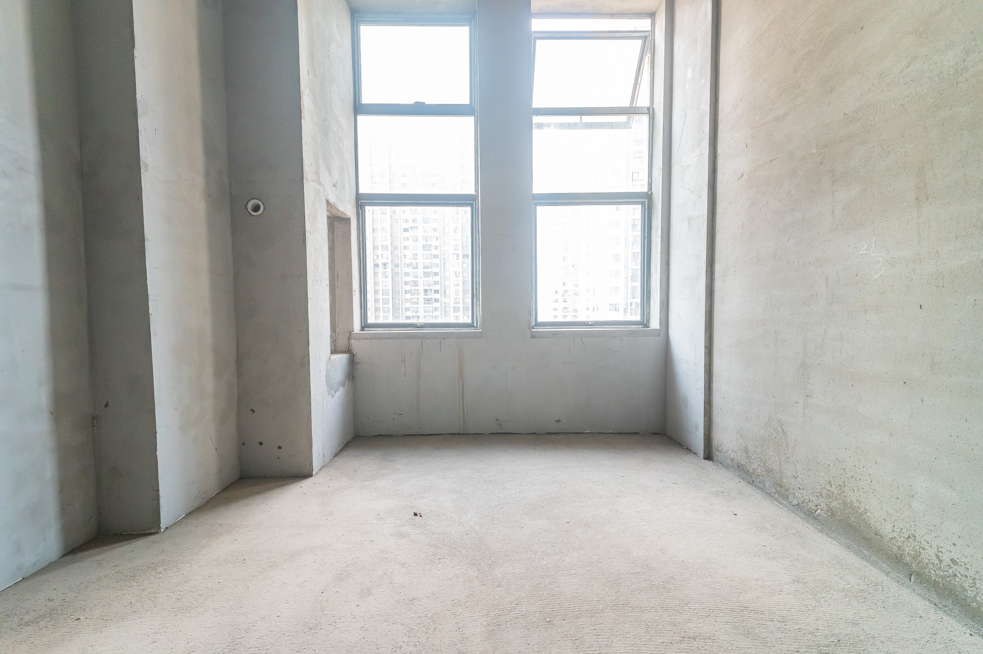 华润置地广场二期  1室1厅1卫    32.0万 华润置地广场二期  1室1厅1卫    32.0万其他