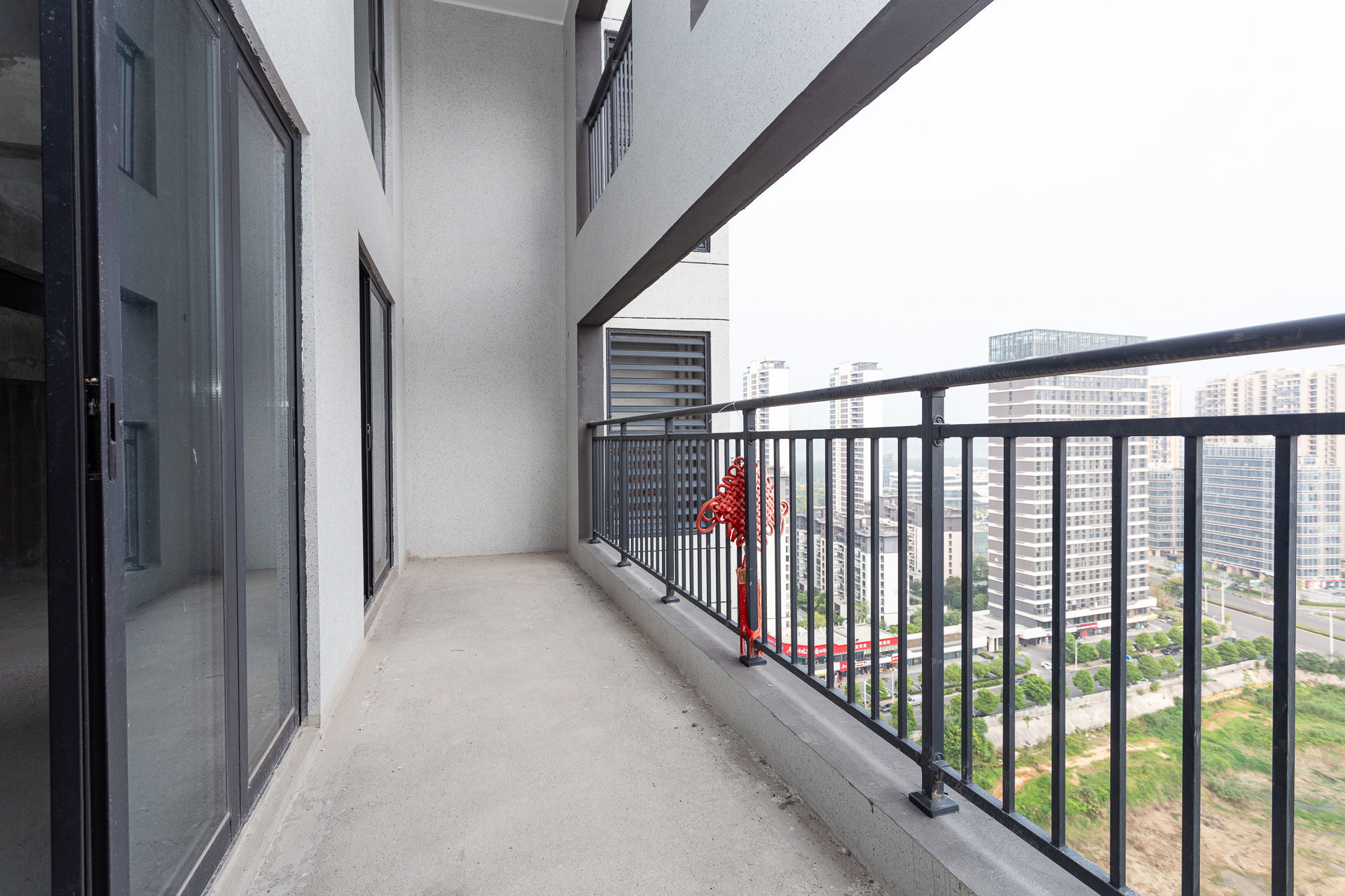 越秀湘江星汇城二期 5室3厅3卫 138.0万 越秀湘江星汇城二期 5室3厅3卫 138.0万阳台