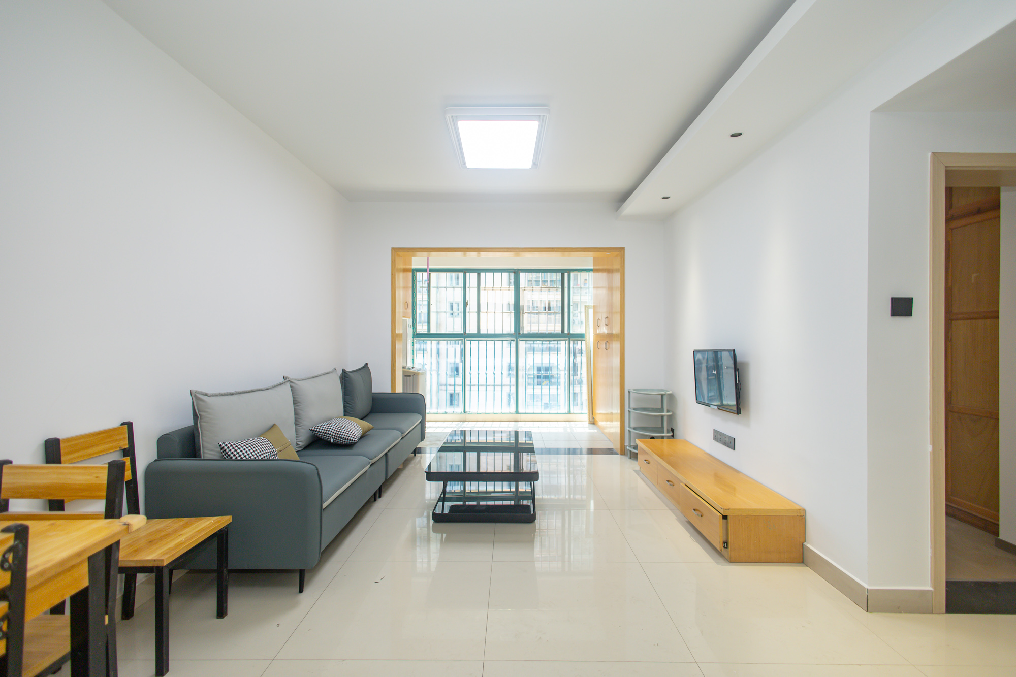 蝴蝶谷 1室2厅1卫 47.0万 蝴蝶谷 1室2厅1卫 47.0万客厅