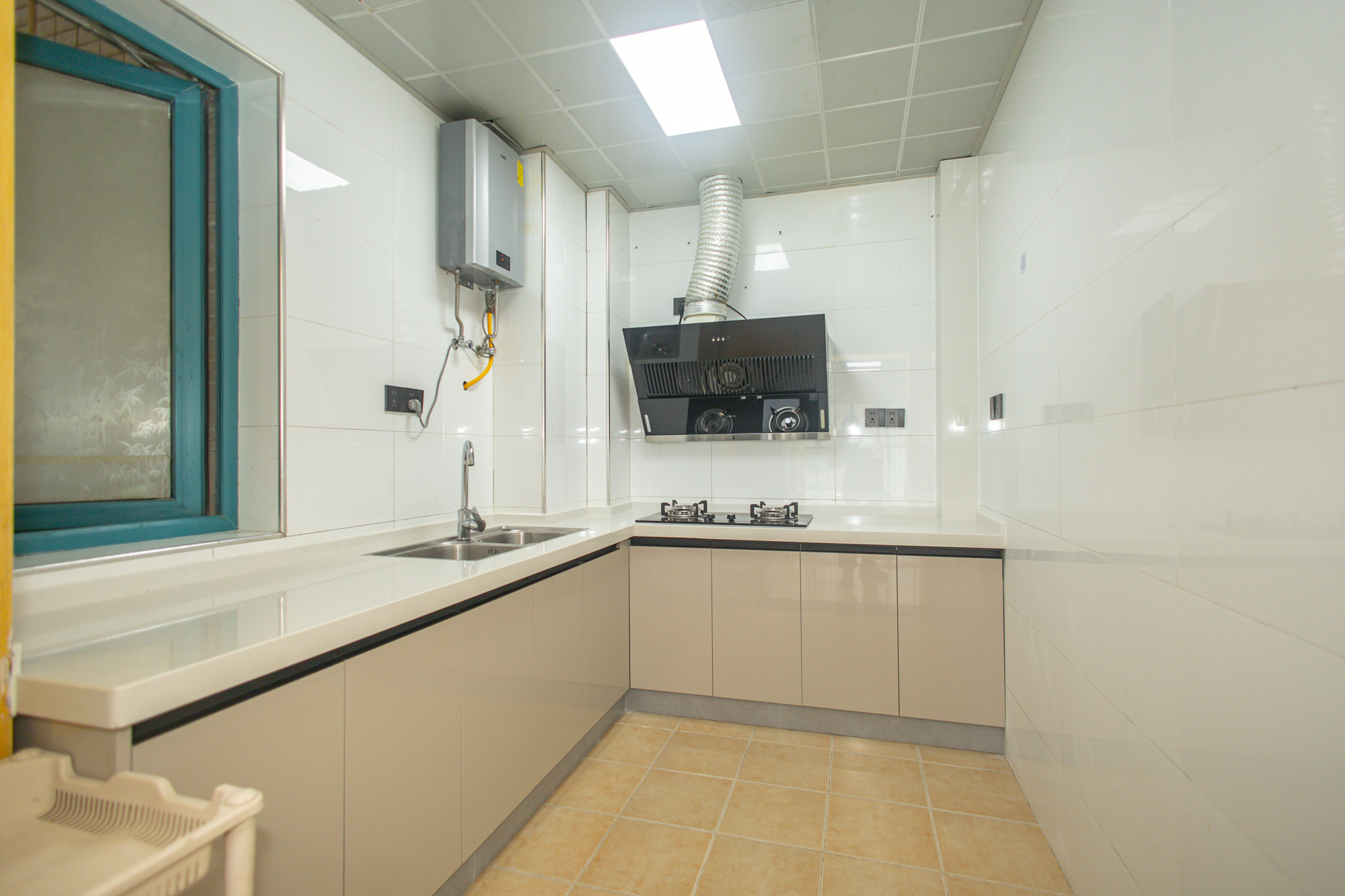 蝴蝶谷 1室2厅1卫 47.0万 蝴蝶谷 1室2厅1卫 47.0万厨房