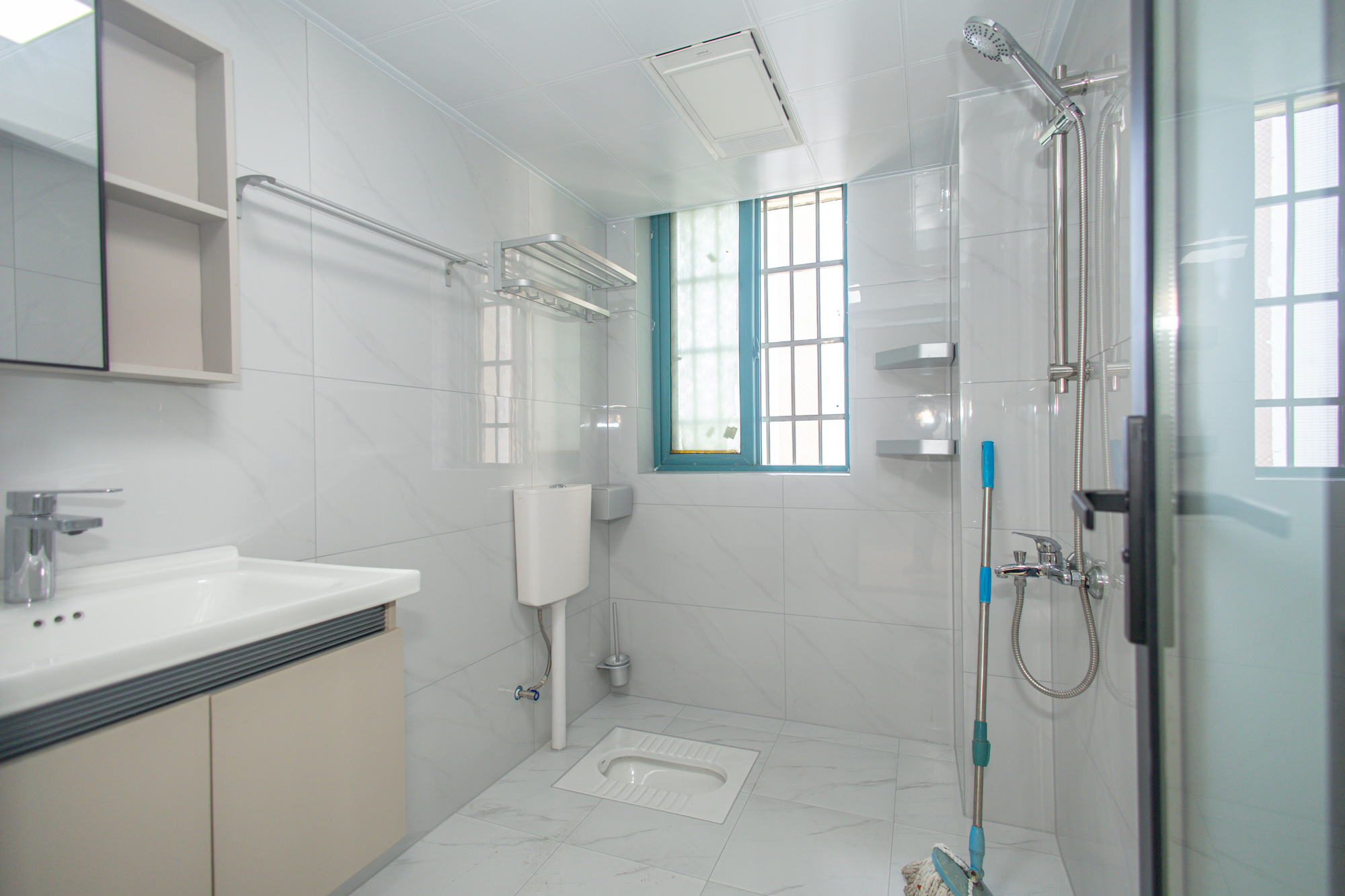 蝴蝶谷 1室2厅1卫 47.0万 蝴蝶谷 1室2厅1卫 47.0万卫生间