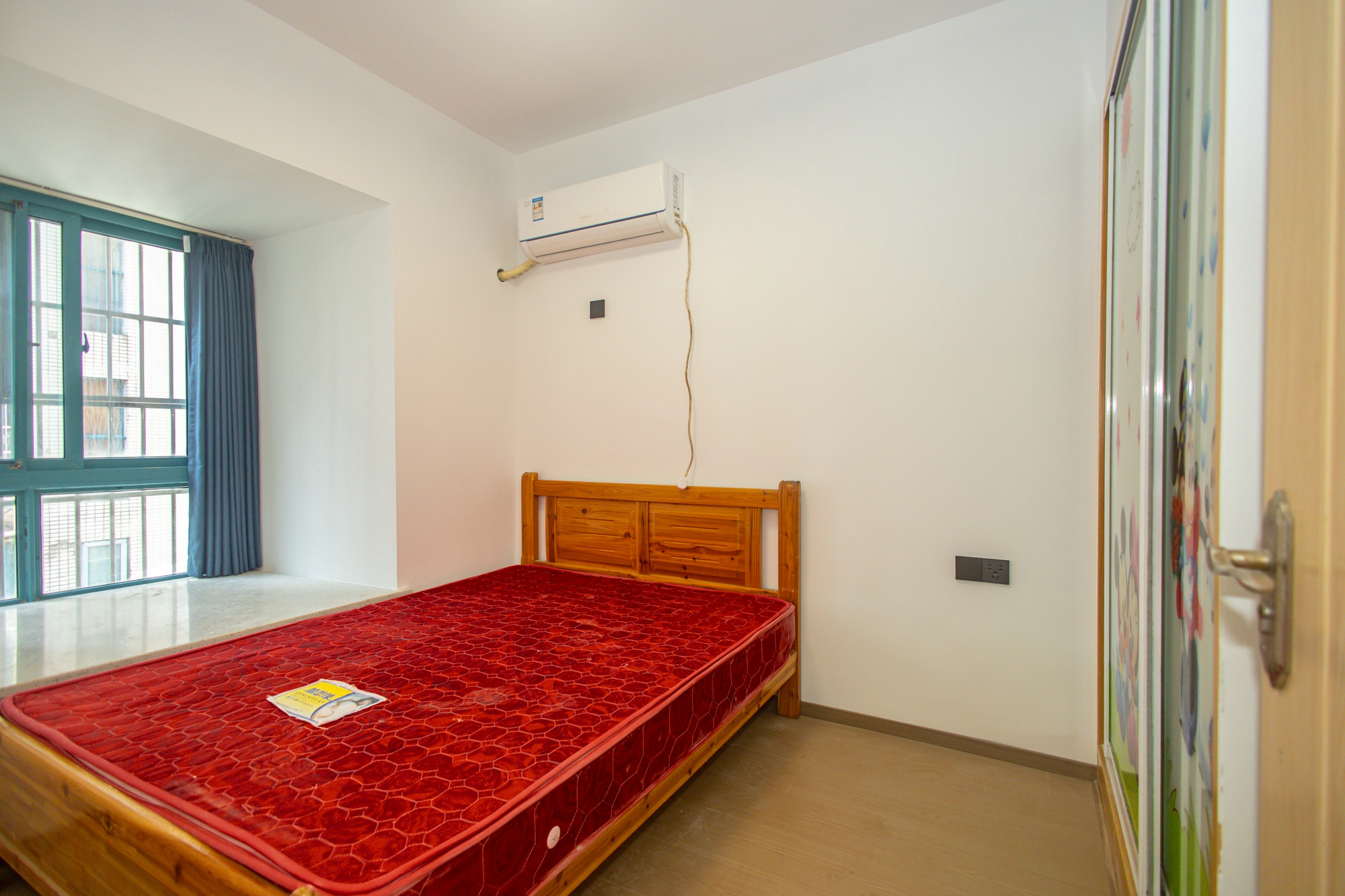 蝴蝶谷 1室2厅1卫 47.0万 蝴蝶谷 1室2厅1卫 47.0万卧室