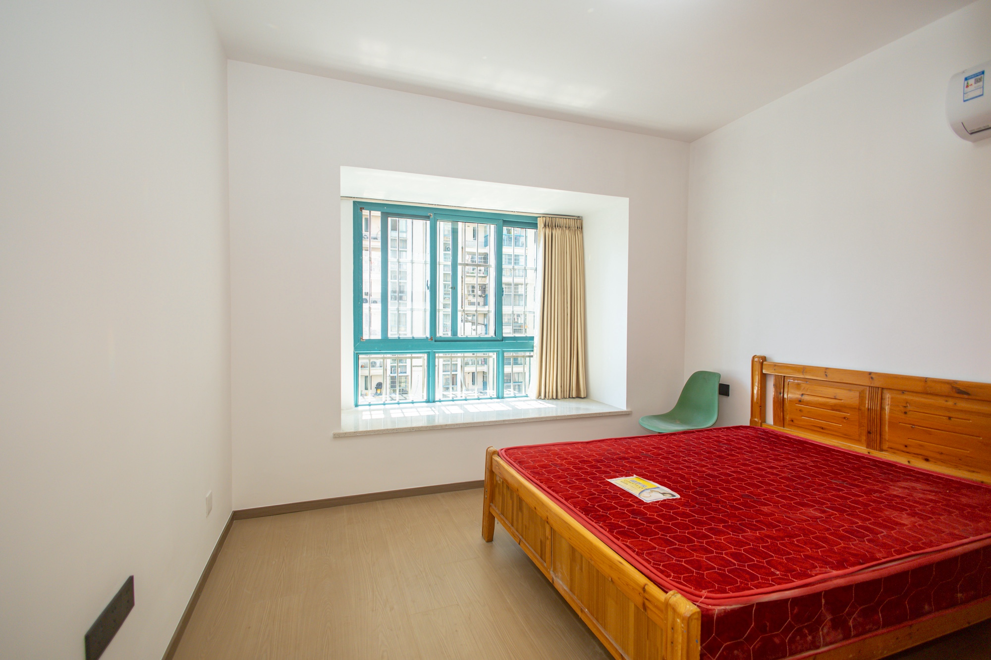 蝴蝶谷 1室2厅1卫 47.0万 蝴蝶谷 1室2厅1卫 47.0万卧室