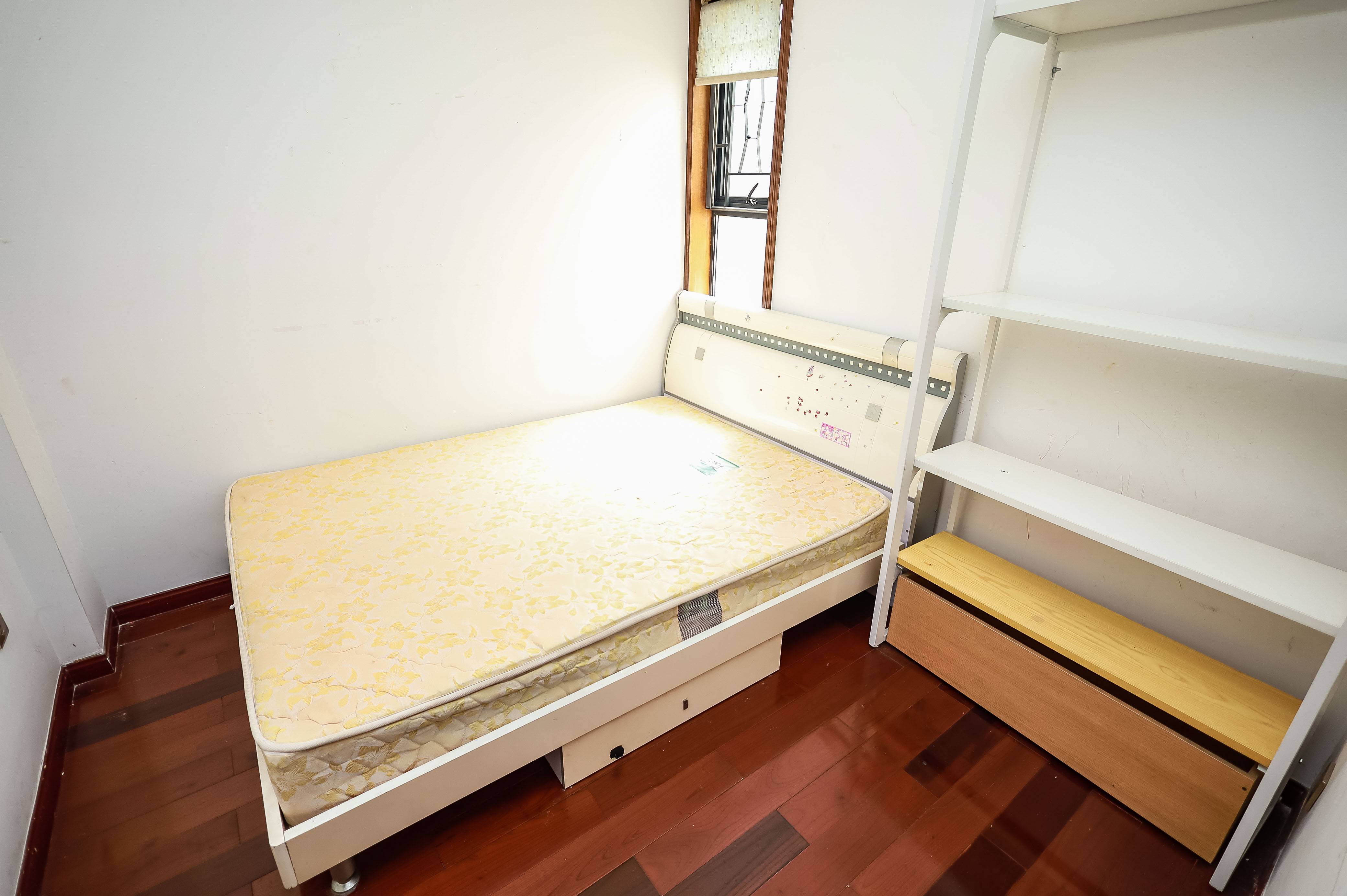 莱茵城  3室2厅1卫   88.00万卧室
