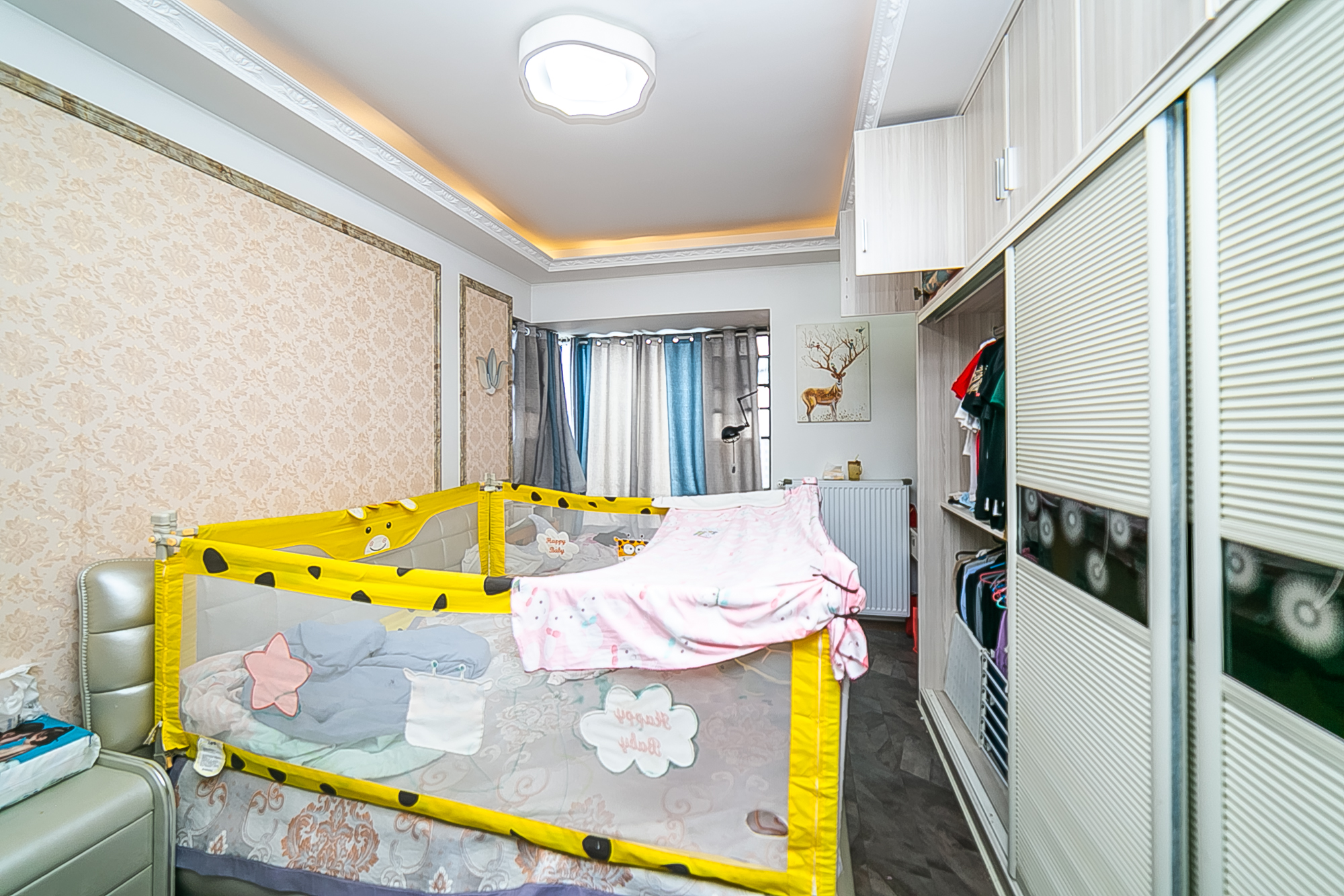 兴威帕克水岸  3室2厅1卫   116.00万卧室