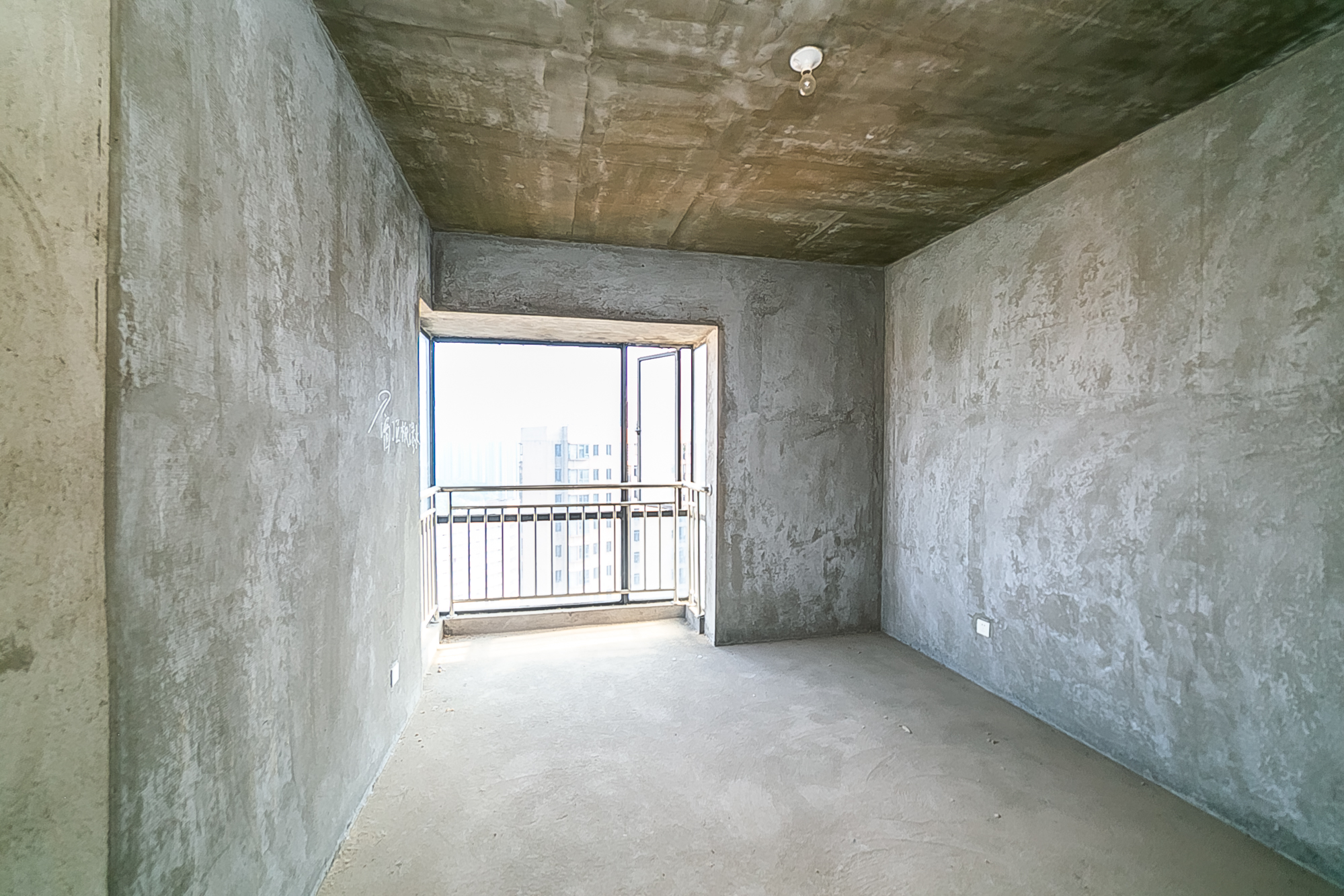 兴威帕克水岸  3室2厅2卫   105.00万卧室