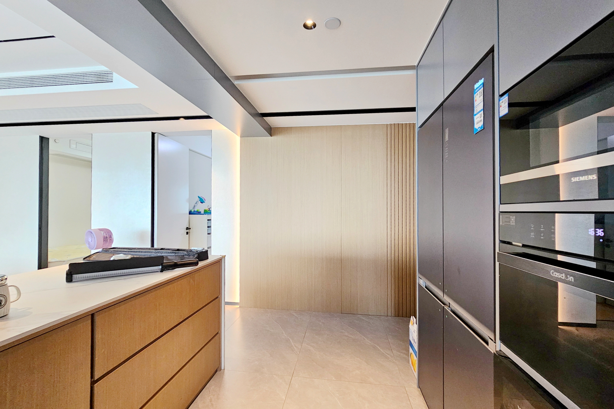 阳光城尚东湾凌云府 4室2厅3卫 242.0万 阳光城尚东湾凌云府 4室2厅3卫 242.0万客厅