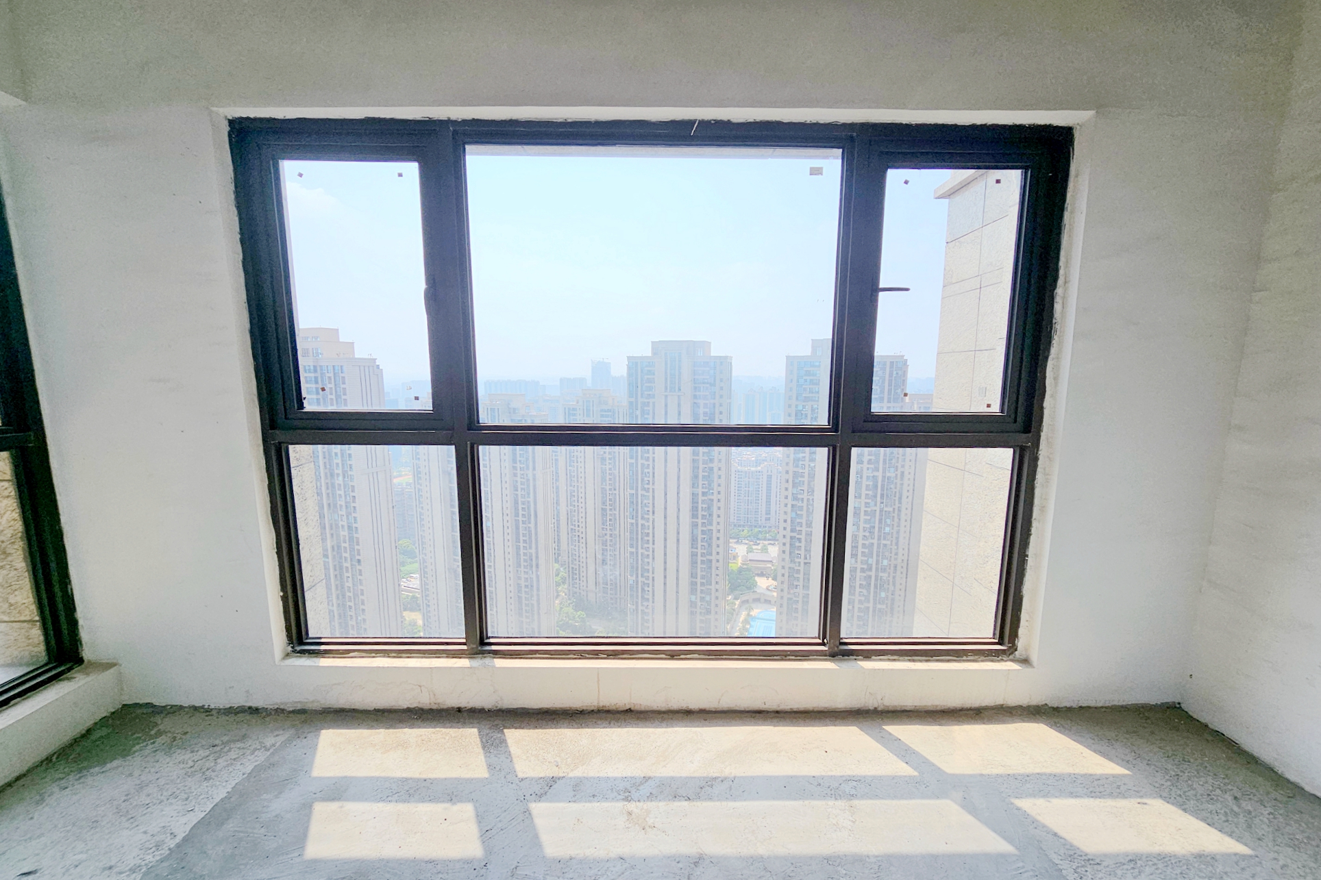 明昇壹城（明昇时代广场）二期  4室2厅3卫   200.00万阳台