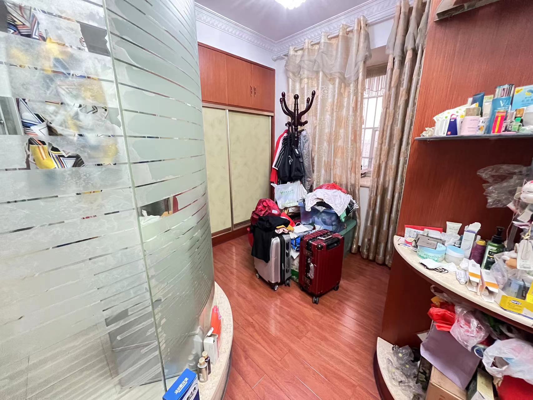 九天国际 4室2厅3卫 115.0万 九天国际 4室2厅3卫 115.0万室内图