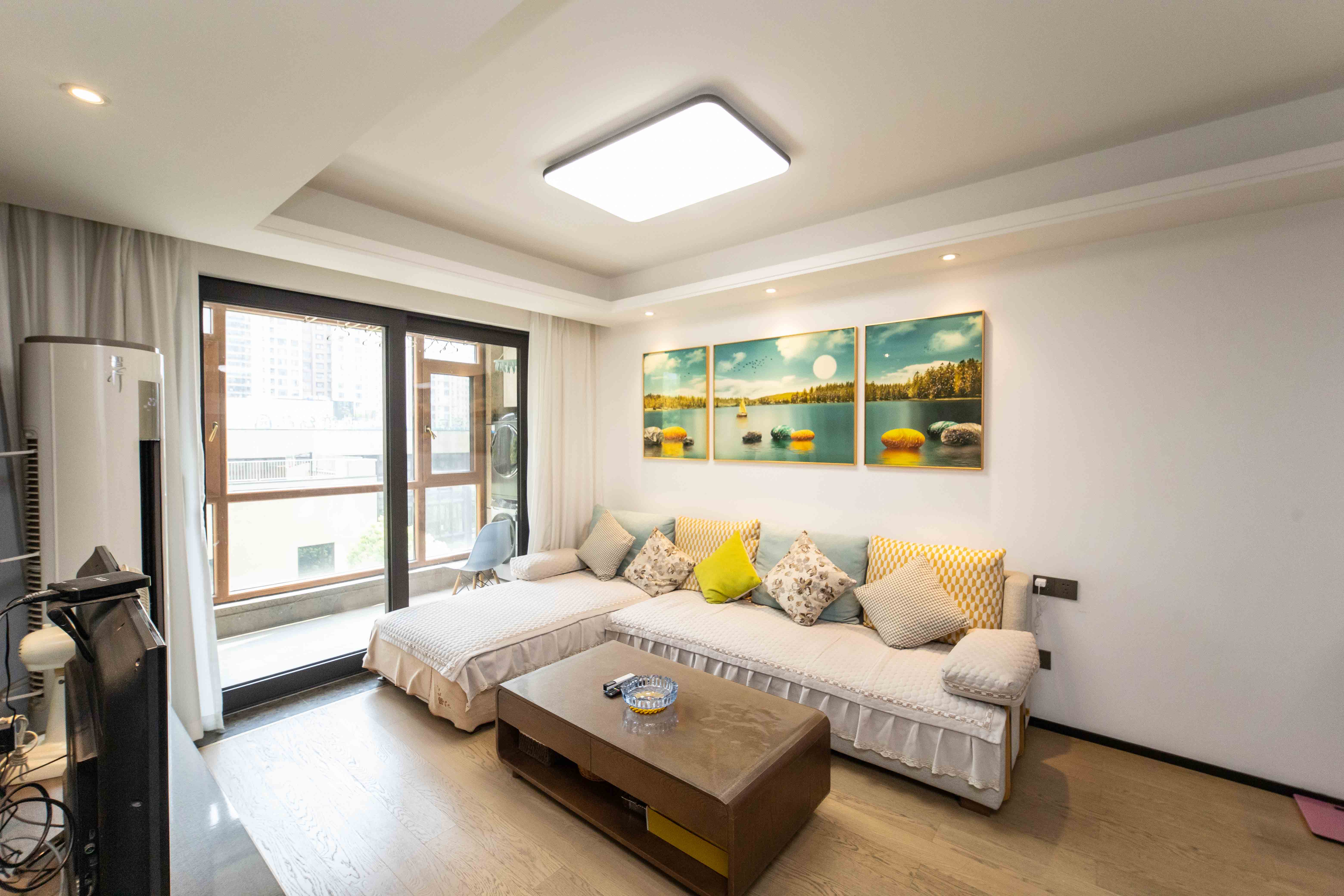 万科金域蓝湾  3室2厅2卫    155.0万客厅