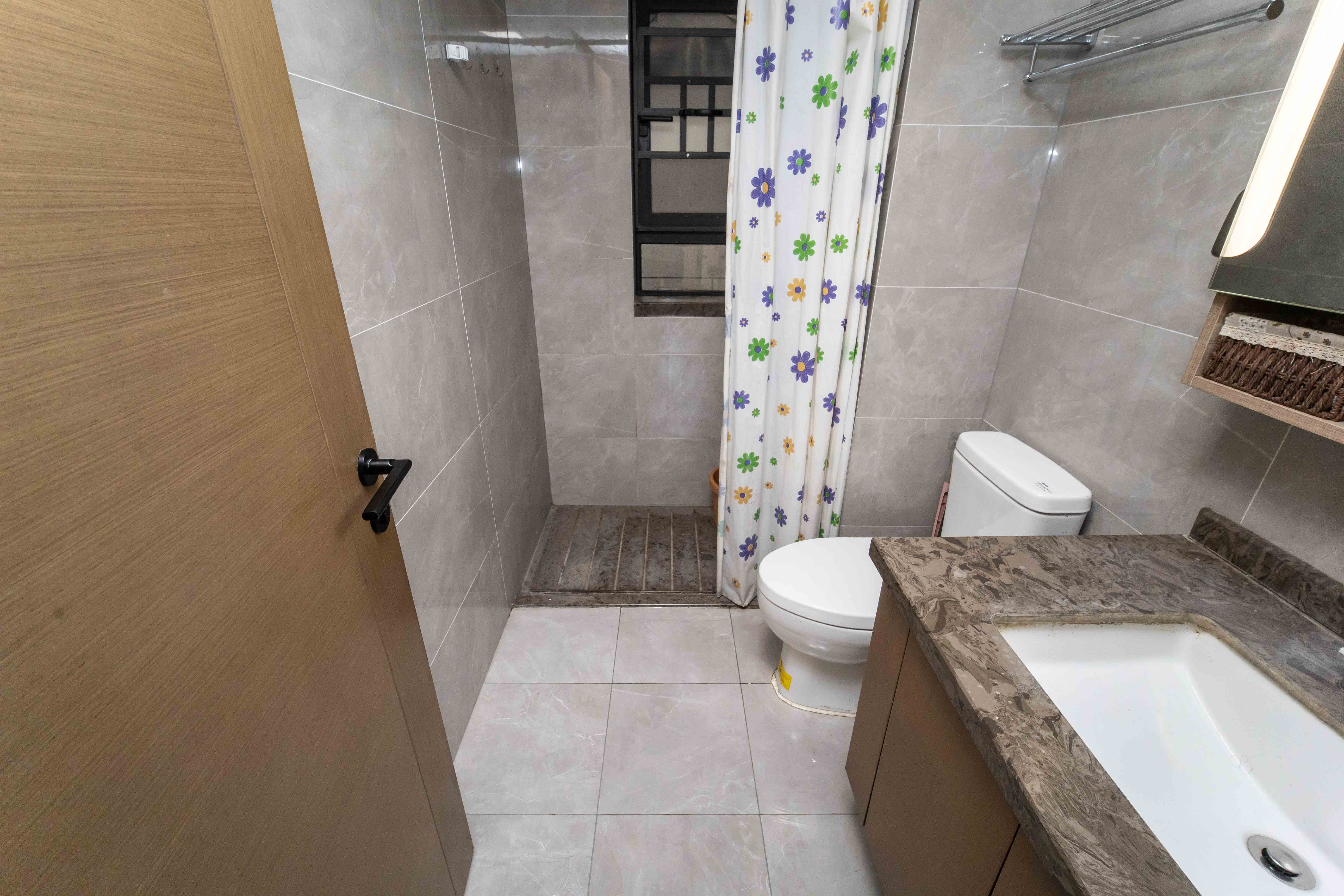 万科金域蓝湾  3室2厅2卫    155.0万卫生间