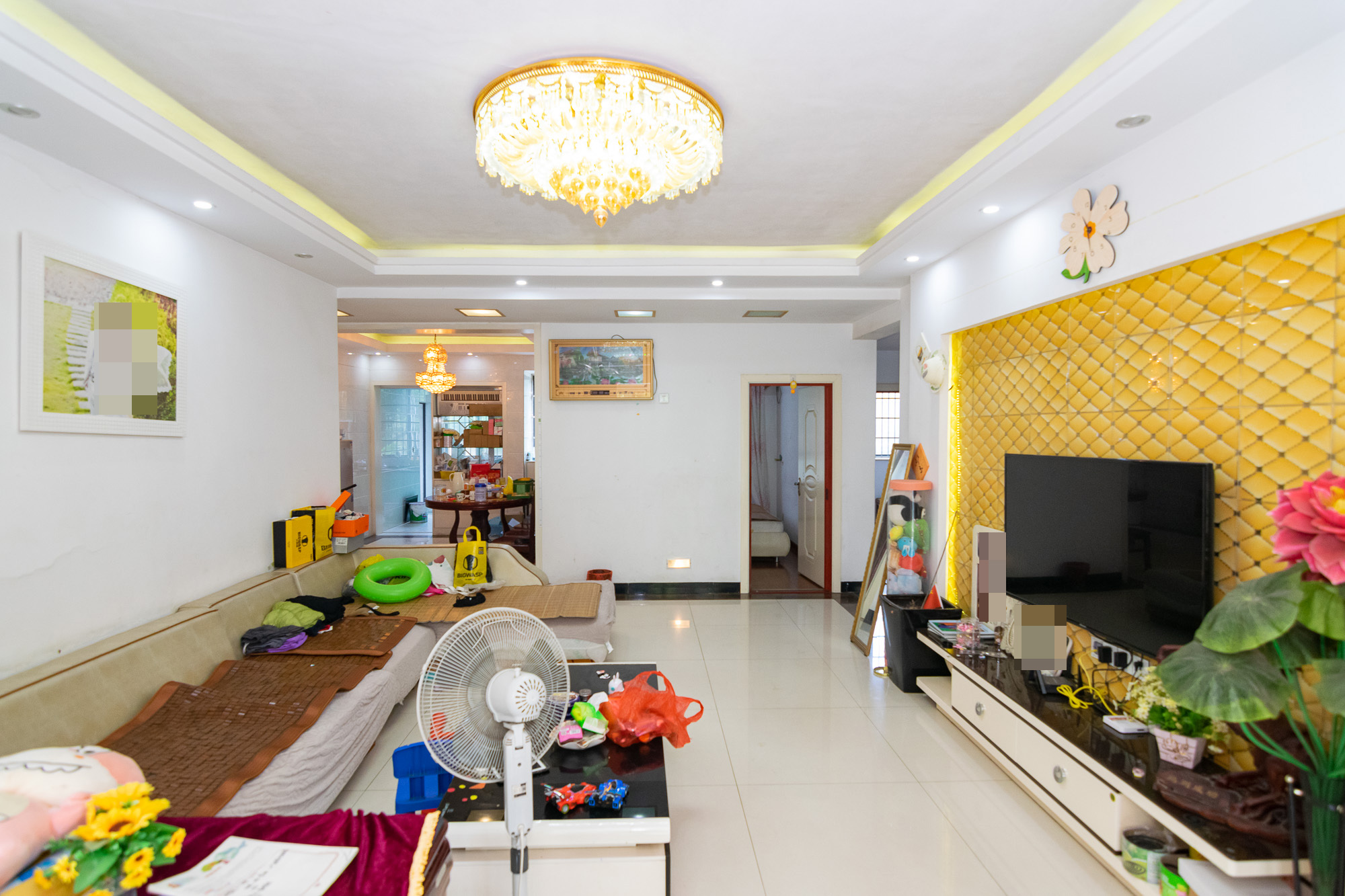 联诚国际城 3室2厅2卫 85.0万 联诚国际城 3室2厅2卫 85.0万客厅