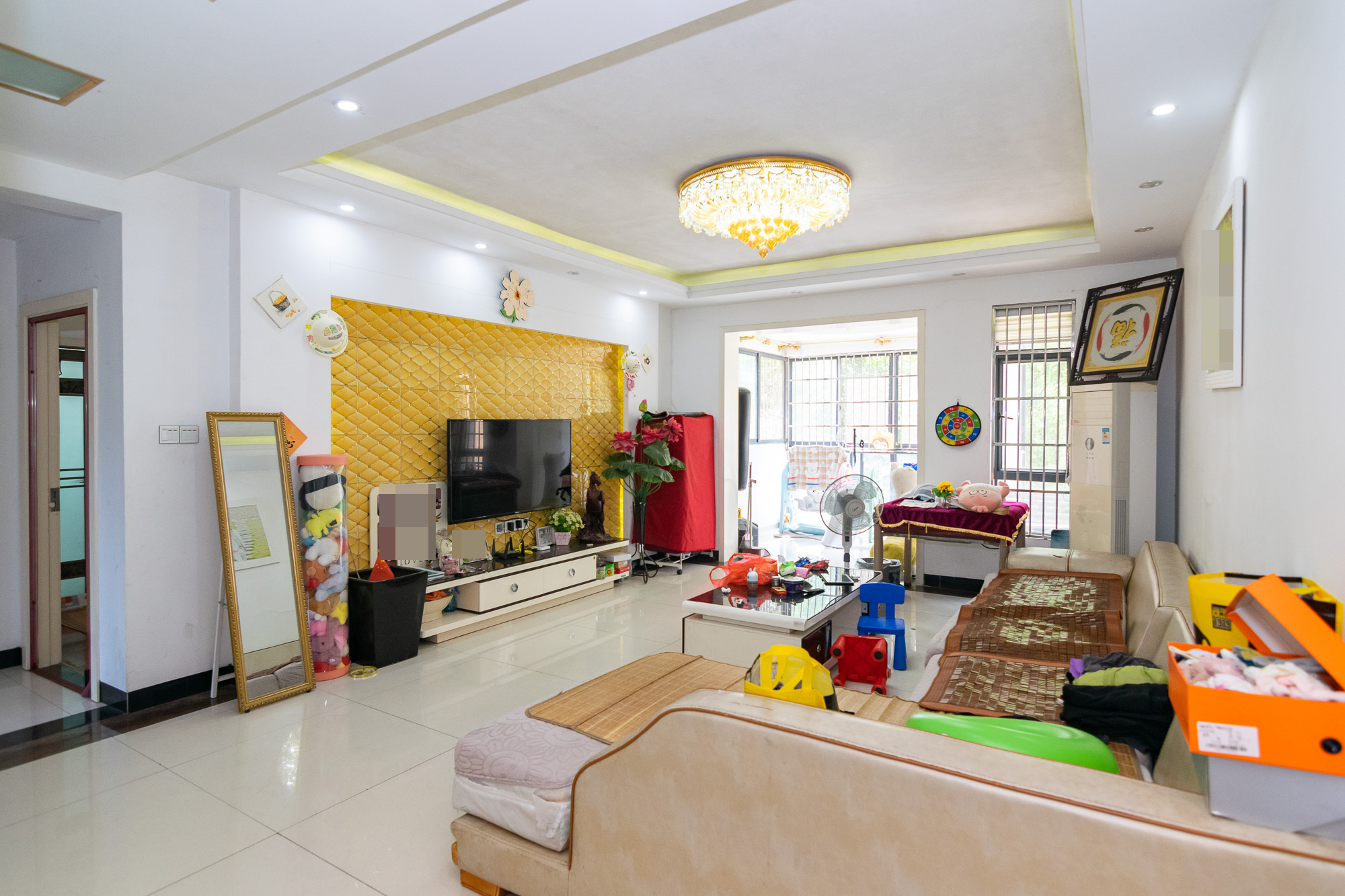 联诚国际城 3室2厅2卫 85.0万 联诚国际城 3室2厅2卫 85.0万客厅