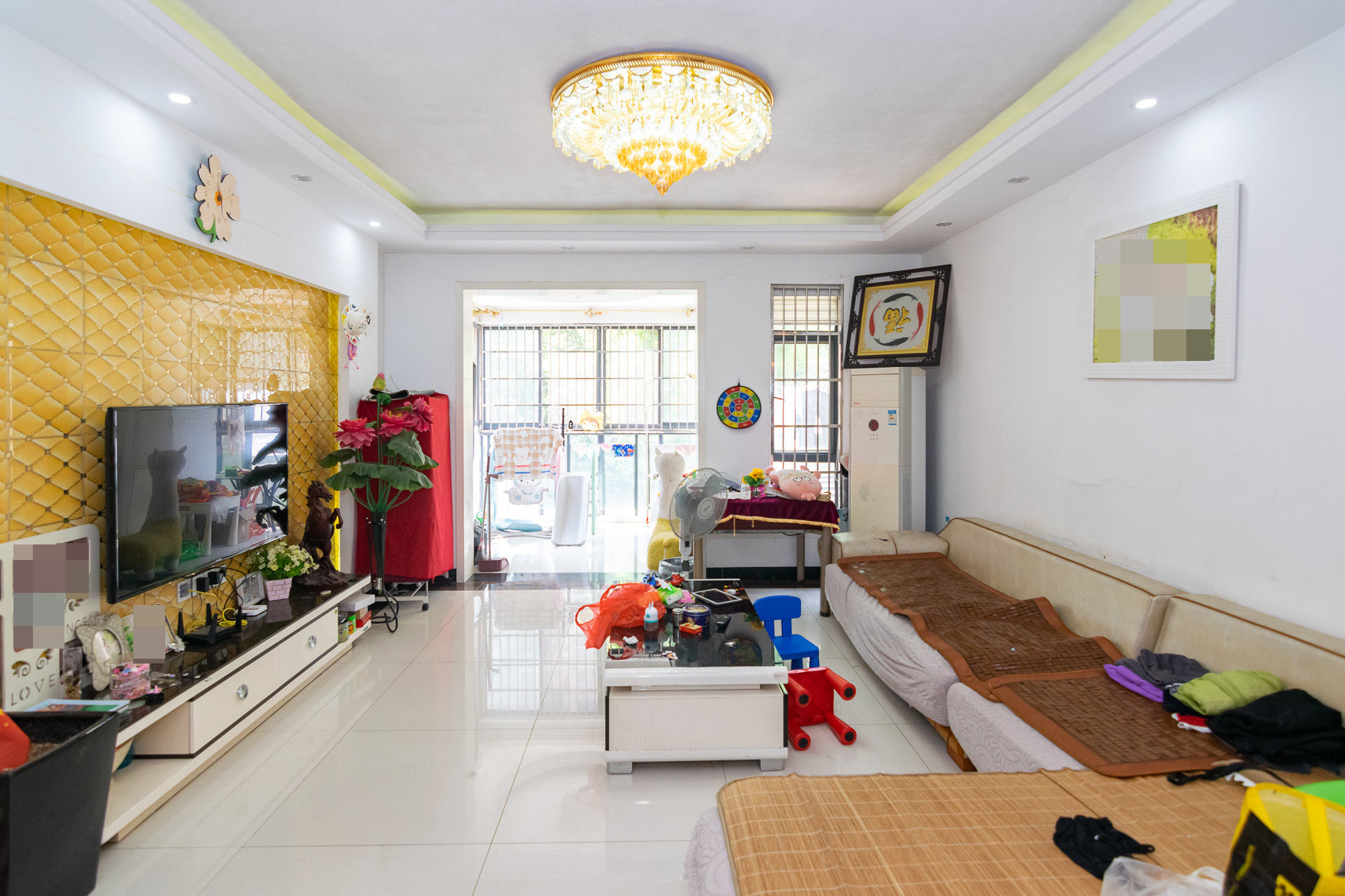 联诚国际城 3室2厅2卫 85.0万 联诚国际城 3室2厅2卫 85.0万客厅